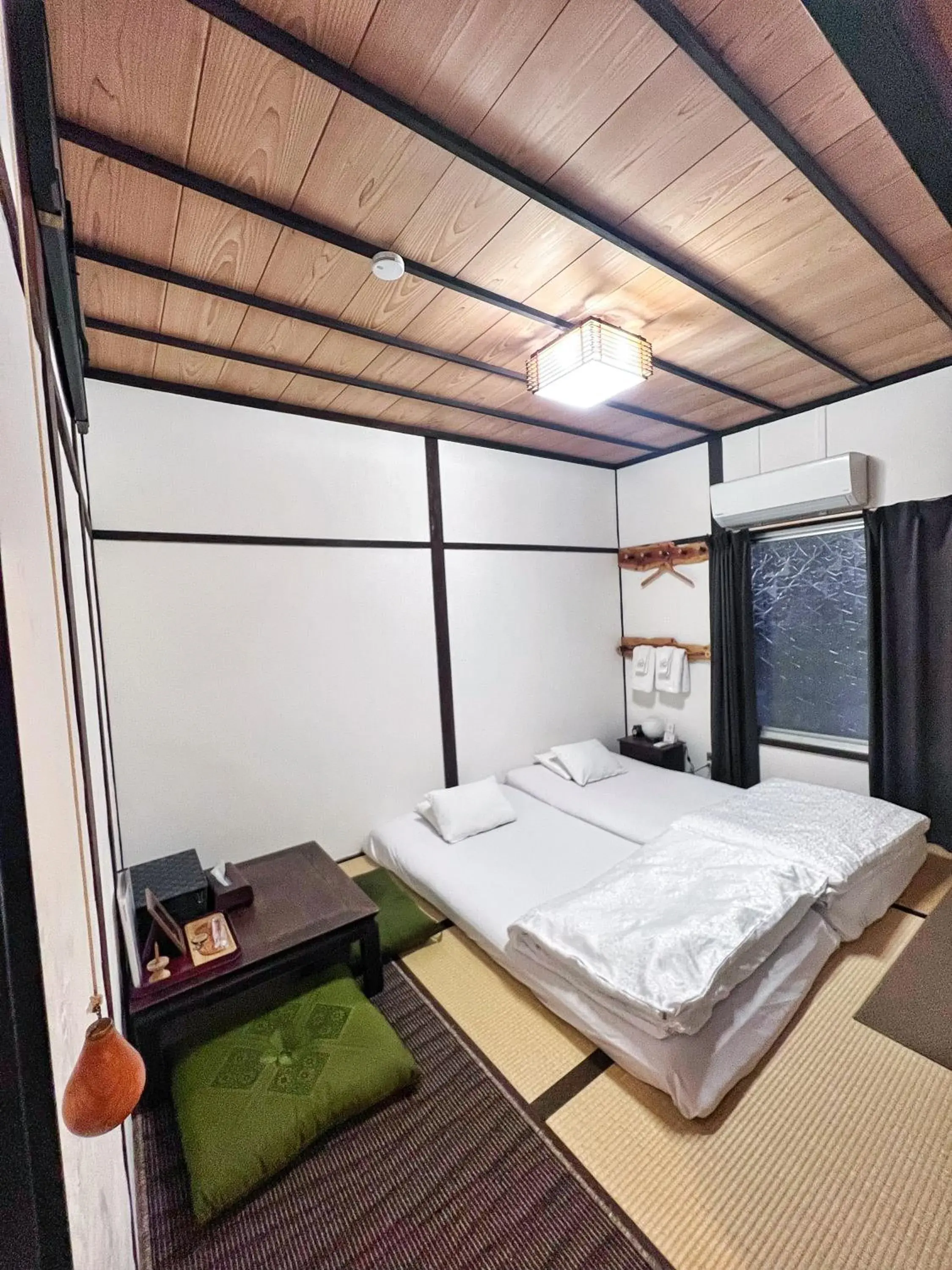 Double Room with Balcony (2 Adults + 1 Child) - single occupancy in Bighem Maison Double Room with Balcony (2 Adults + 1 Child) - single occupancy in Bighem Maison