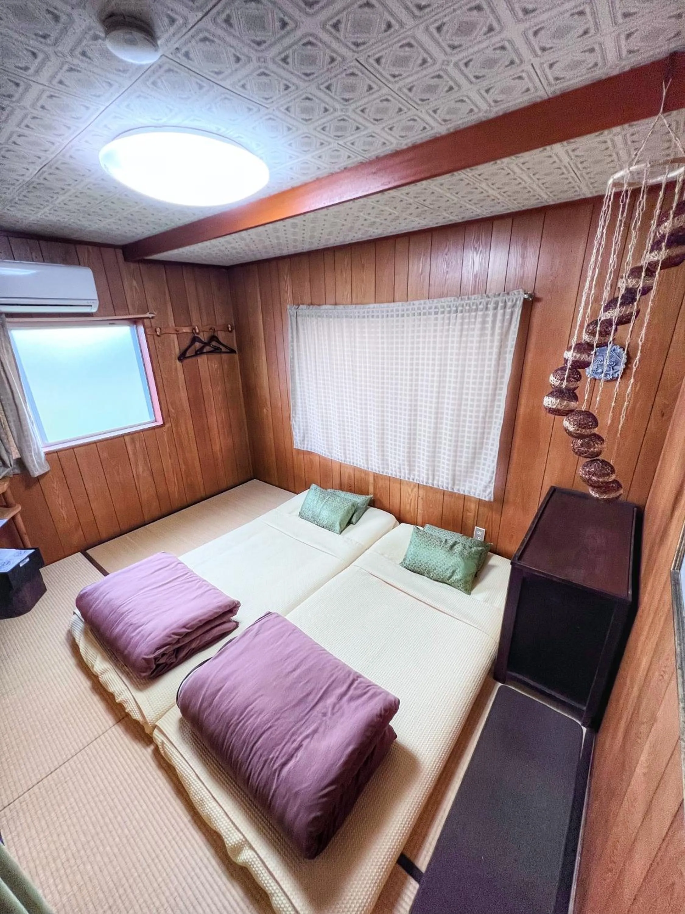 Bed in Bighem Maison