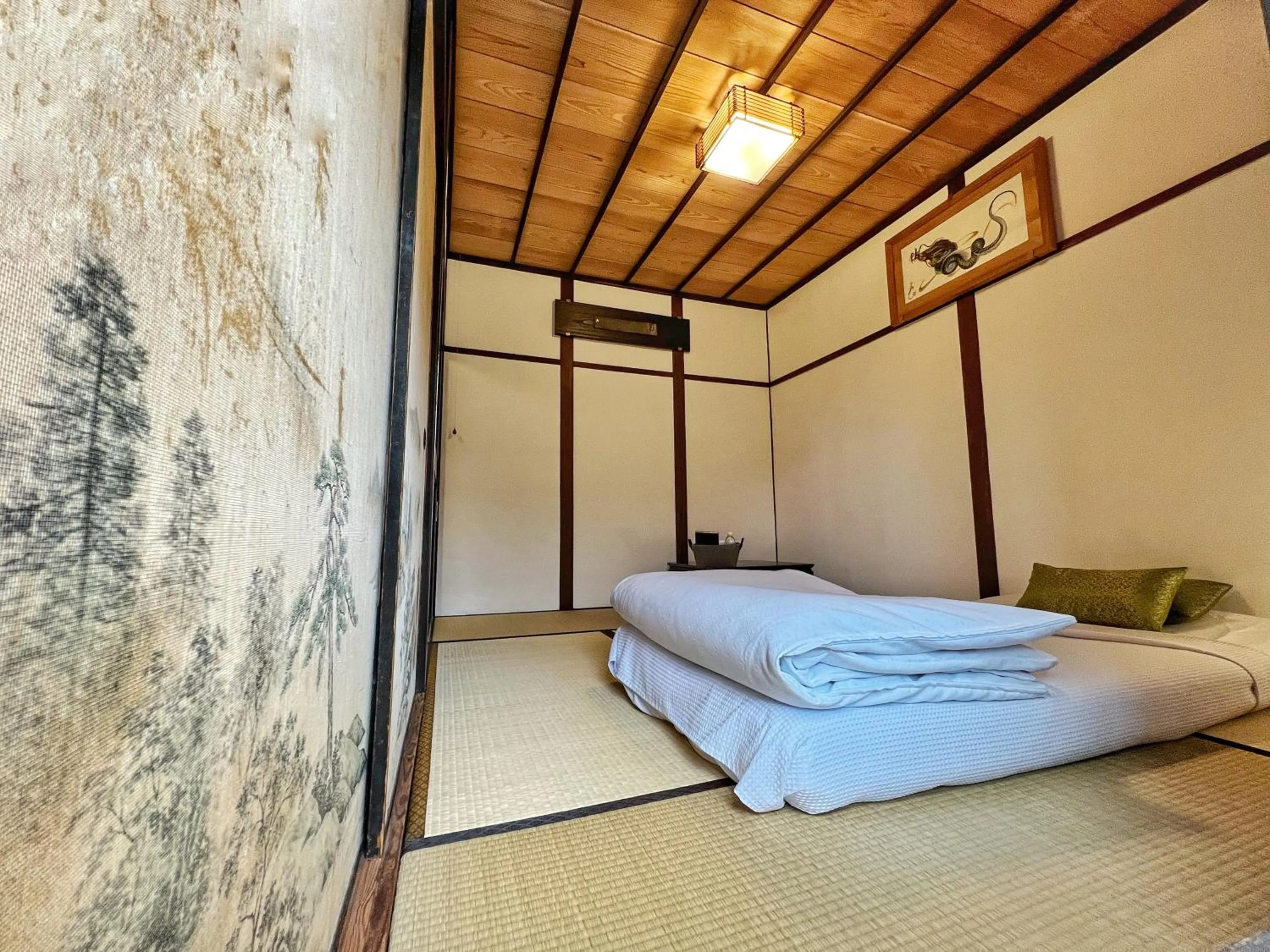 Bed in Bighem Maison