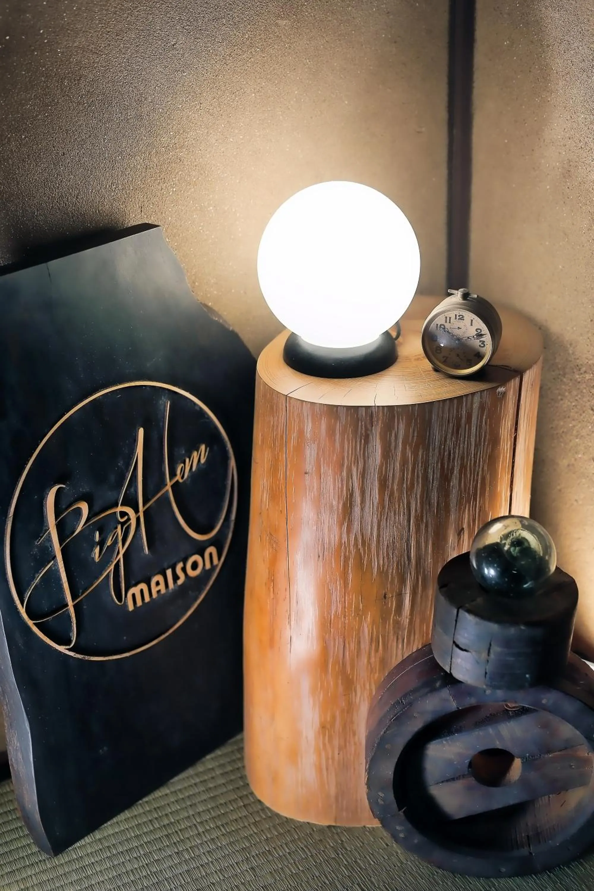 Property logo or sign in Bighem Maison