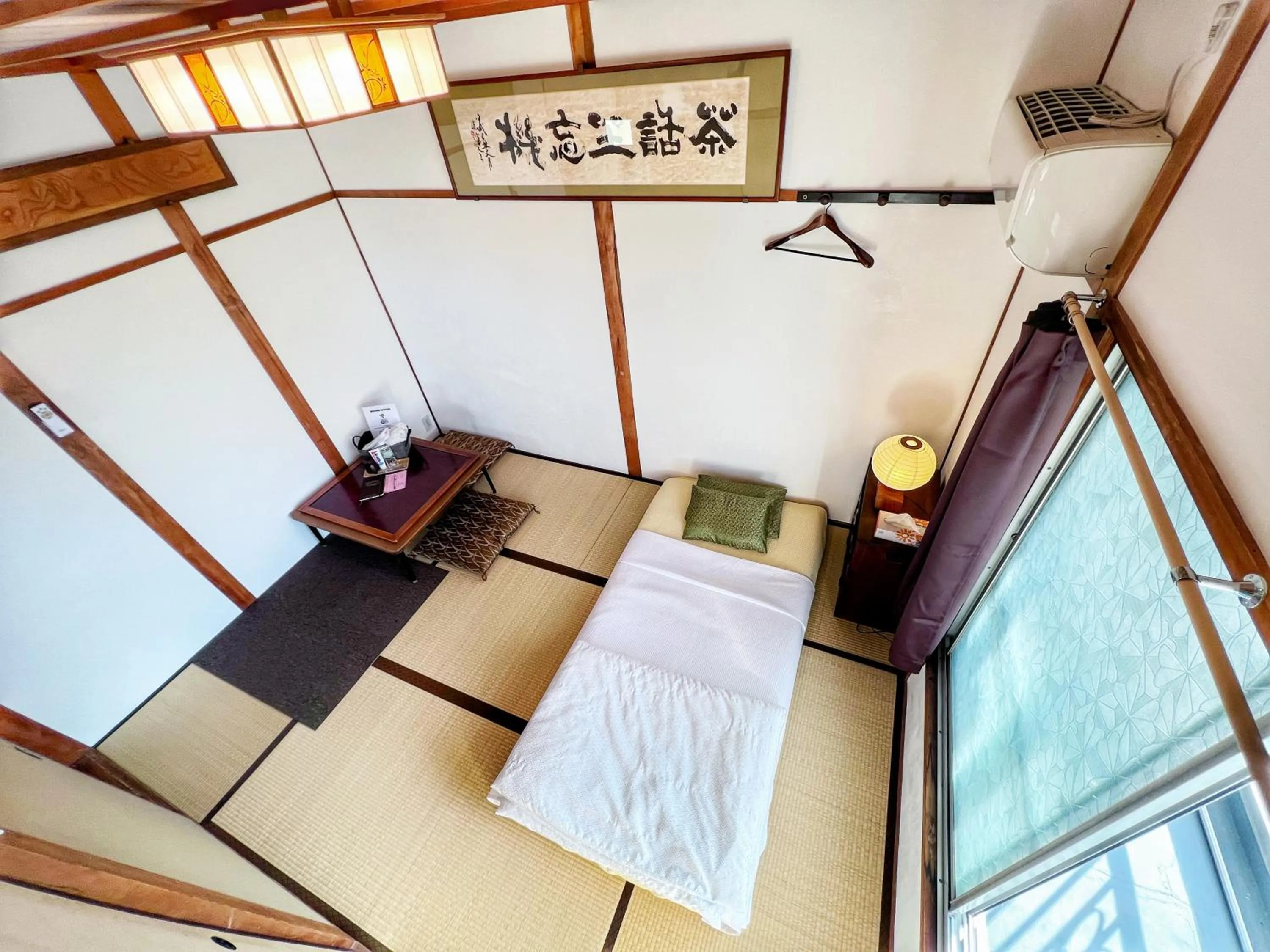 Bed in Bighem Maison