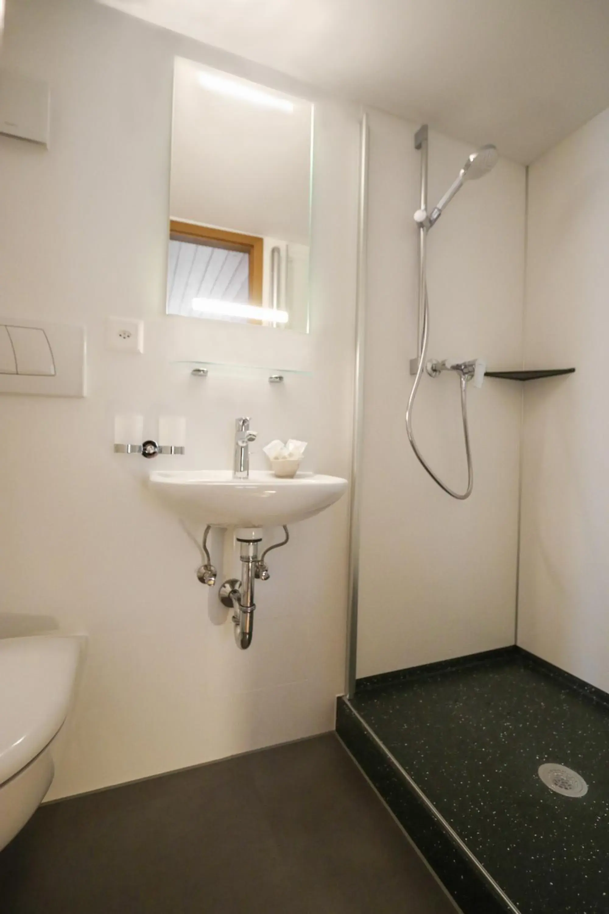 Family Room (2 Adults + 2 Children) - single occupancy in Gasthof Krone Family Room (2 Adults + 2 Children) - single occupancy in Gasthof Krone