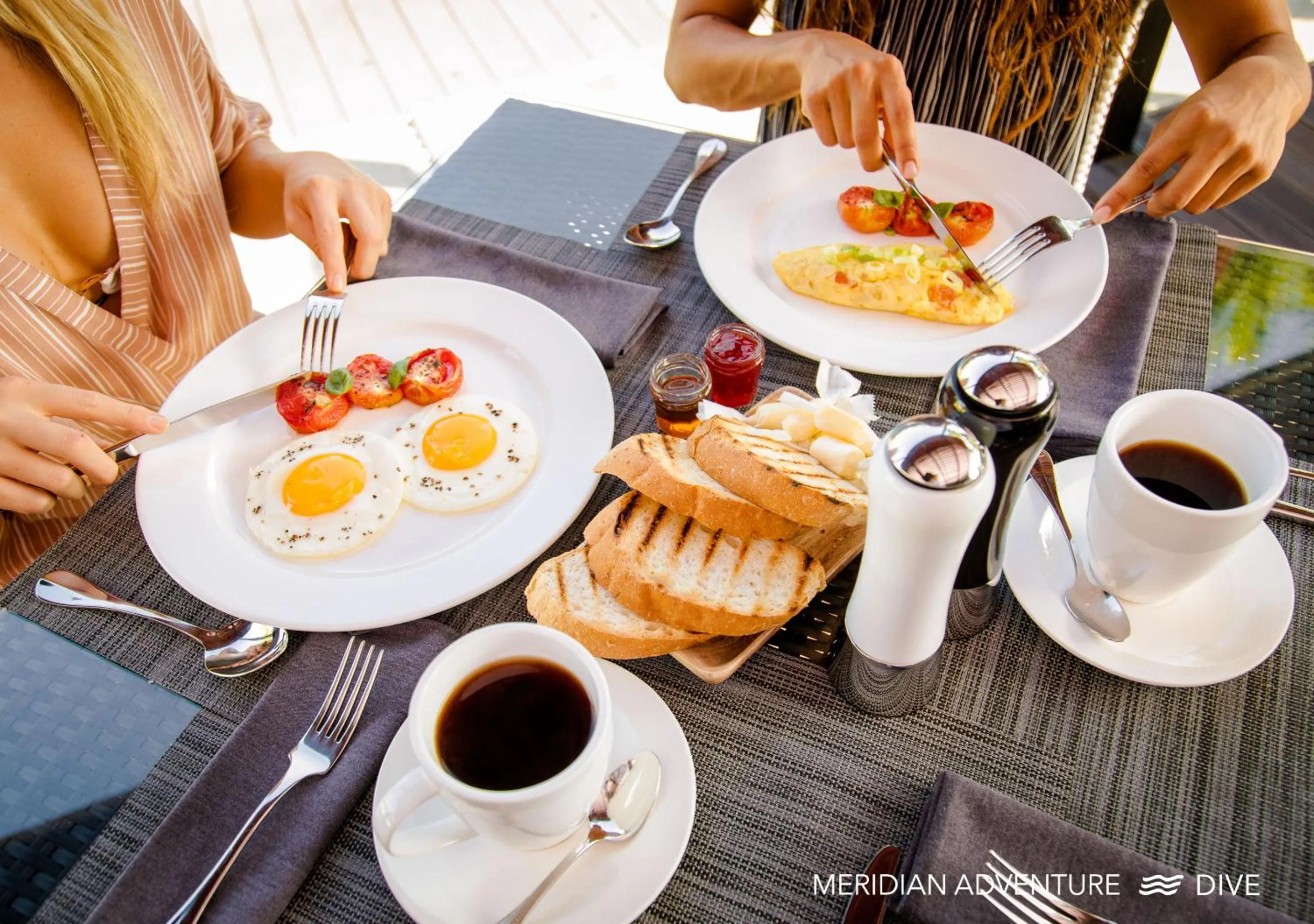 Food and drinks in Meridian Adventure Marina Club & Resort