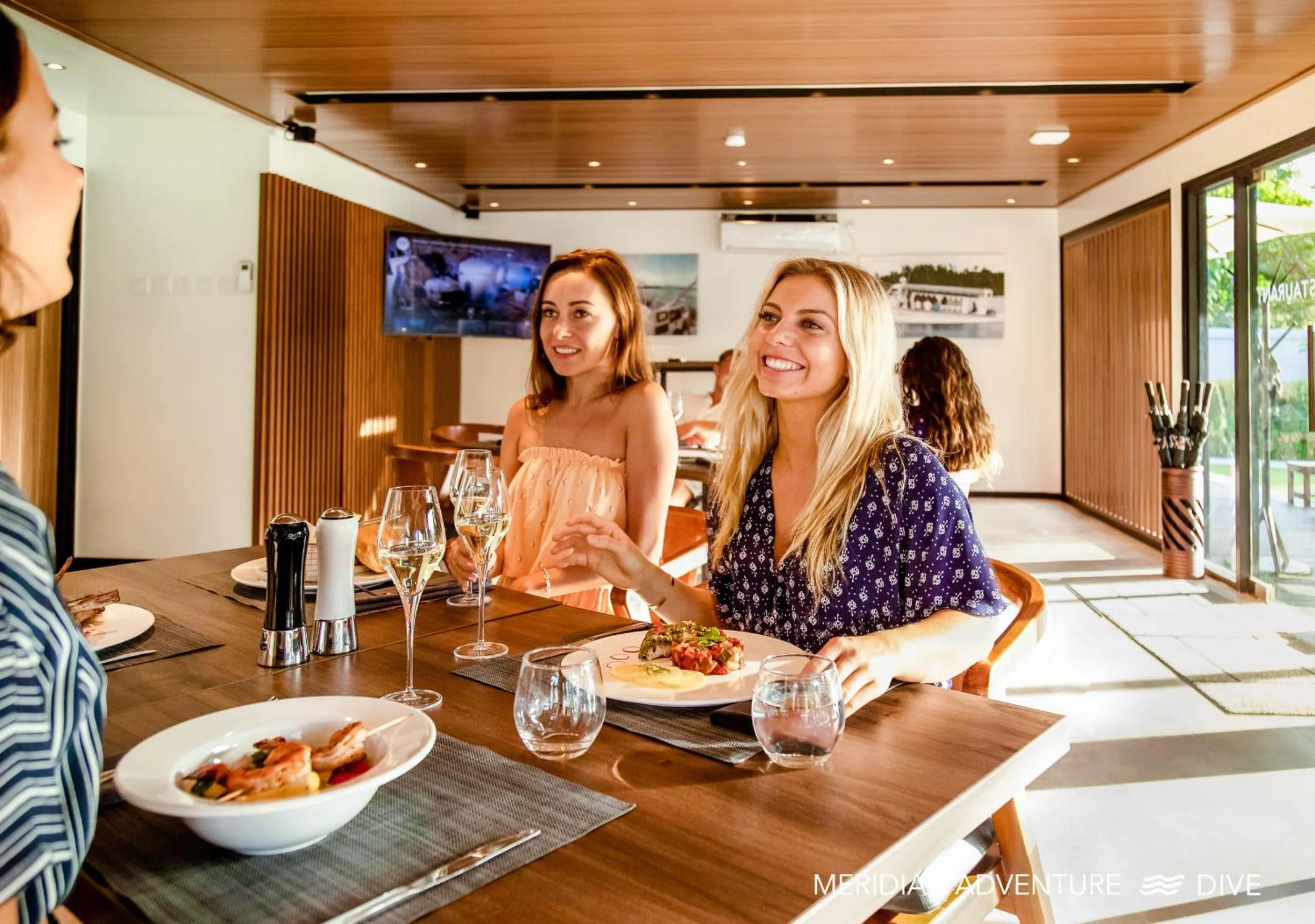 Lunch in Meridian Adventure Marina Club & Resort