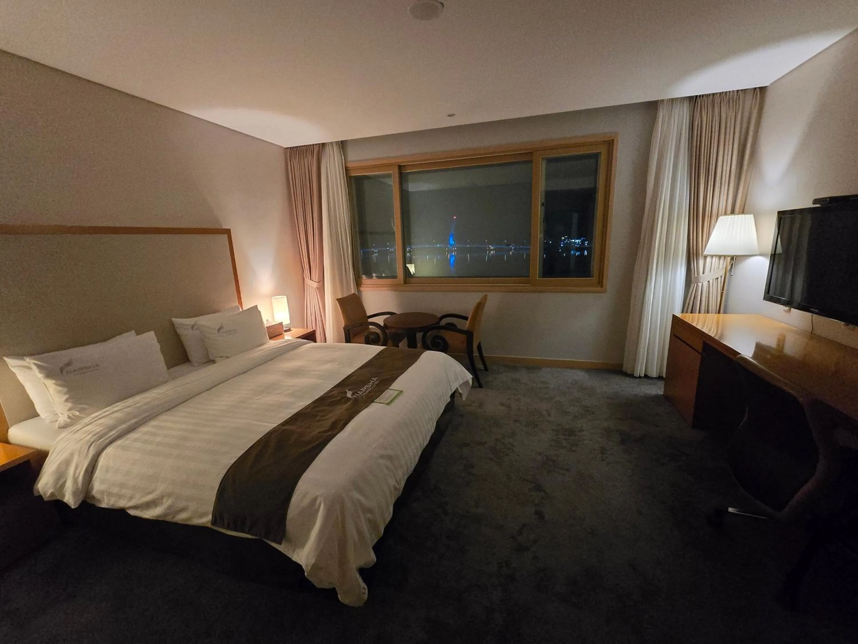 Bed in Yeosu Narsha Hotel