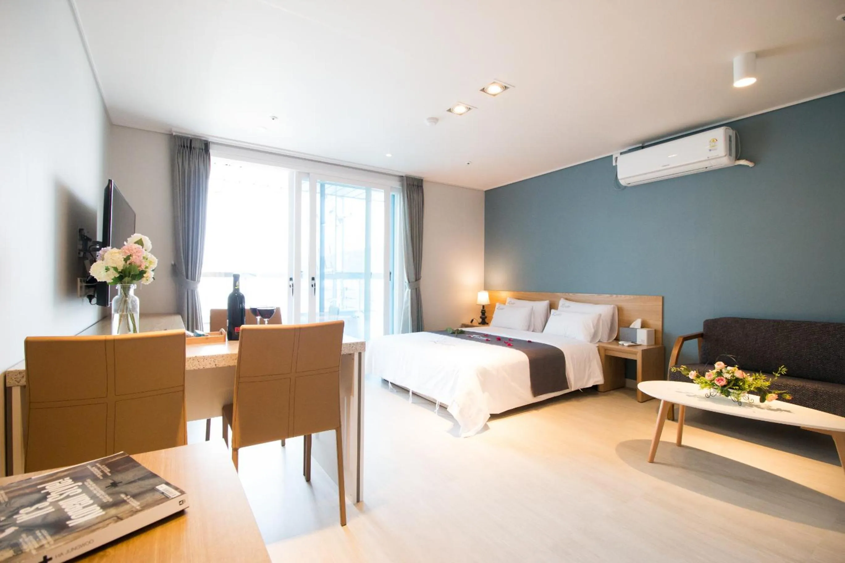 Bed in Lium Spa Hostel