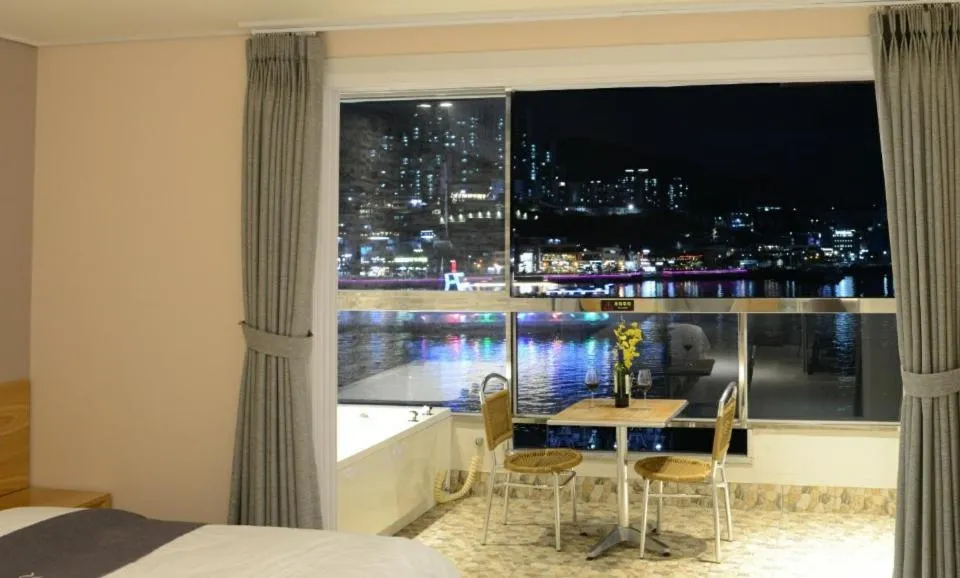 Bed in Lium Spa Hostel