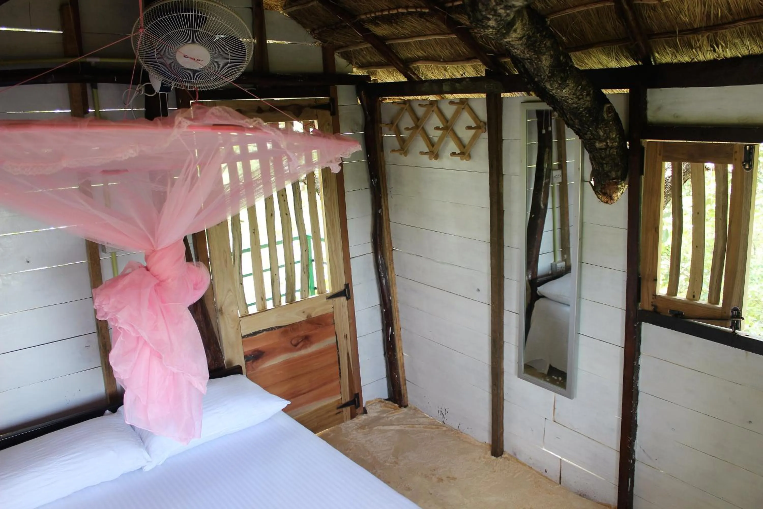 Bedroom, Bed in Wildescape Polonnaruwa