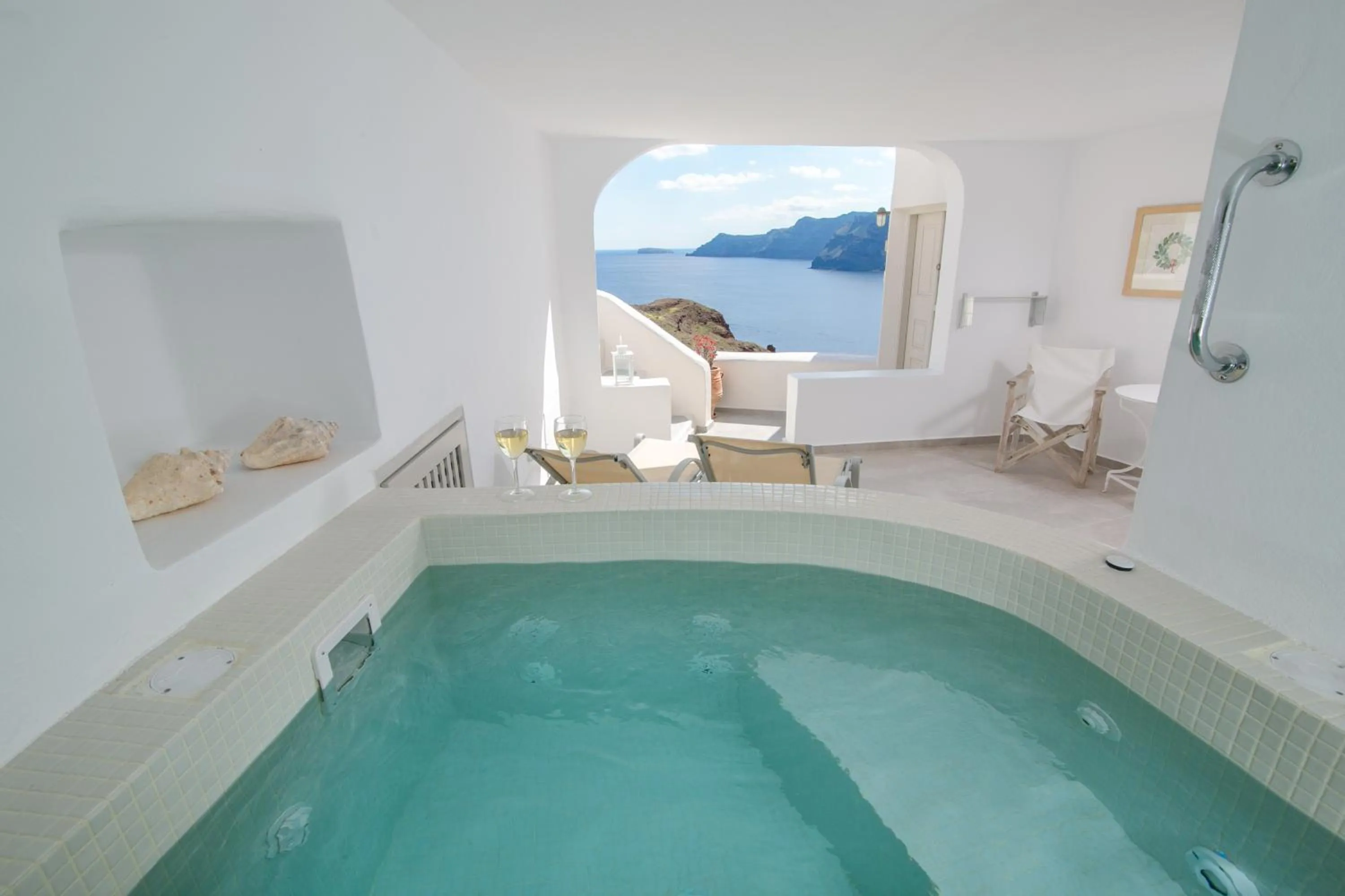 Hot Tub in Oia Mare Villas