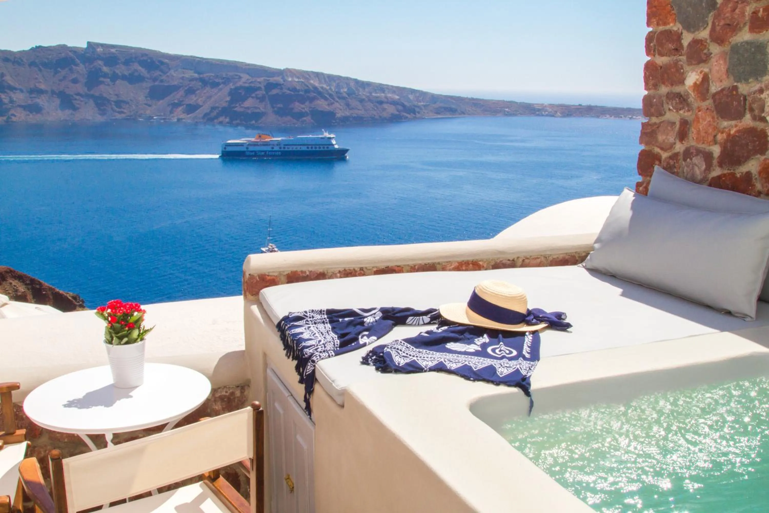 Hot Tub in Oia Mare Villas