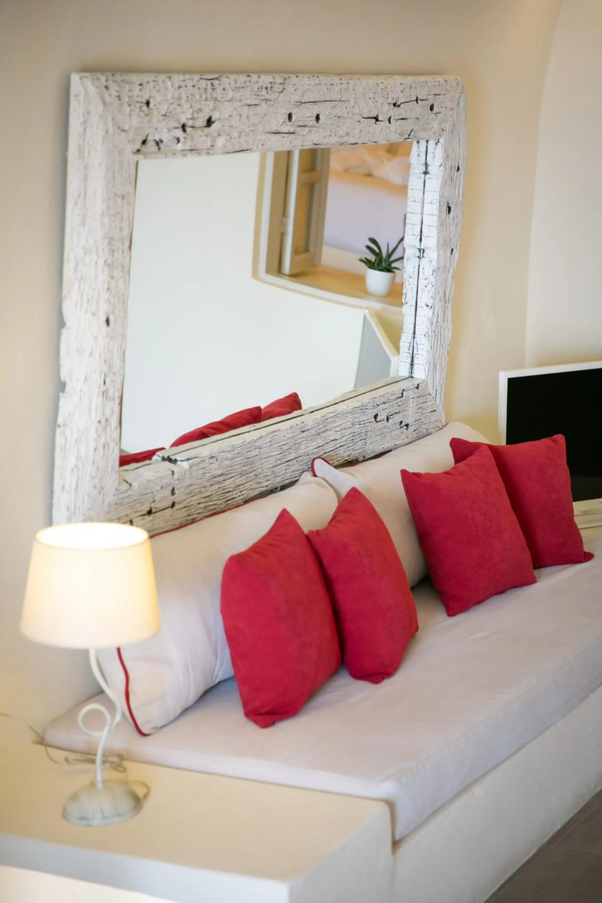 Decorative detail, Bed in Oia Mare Villas