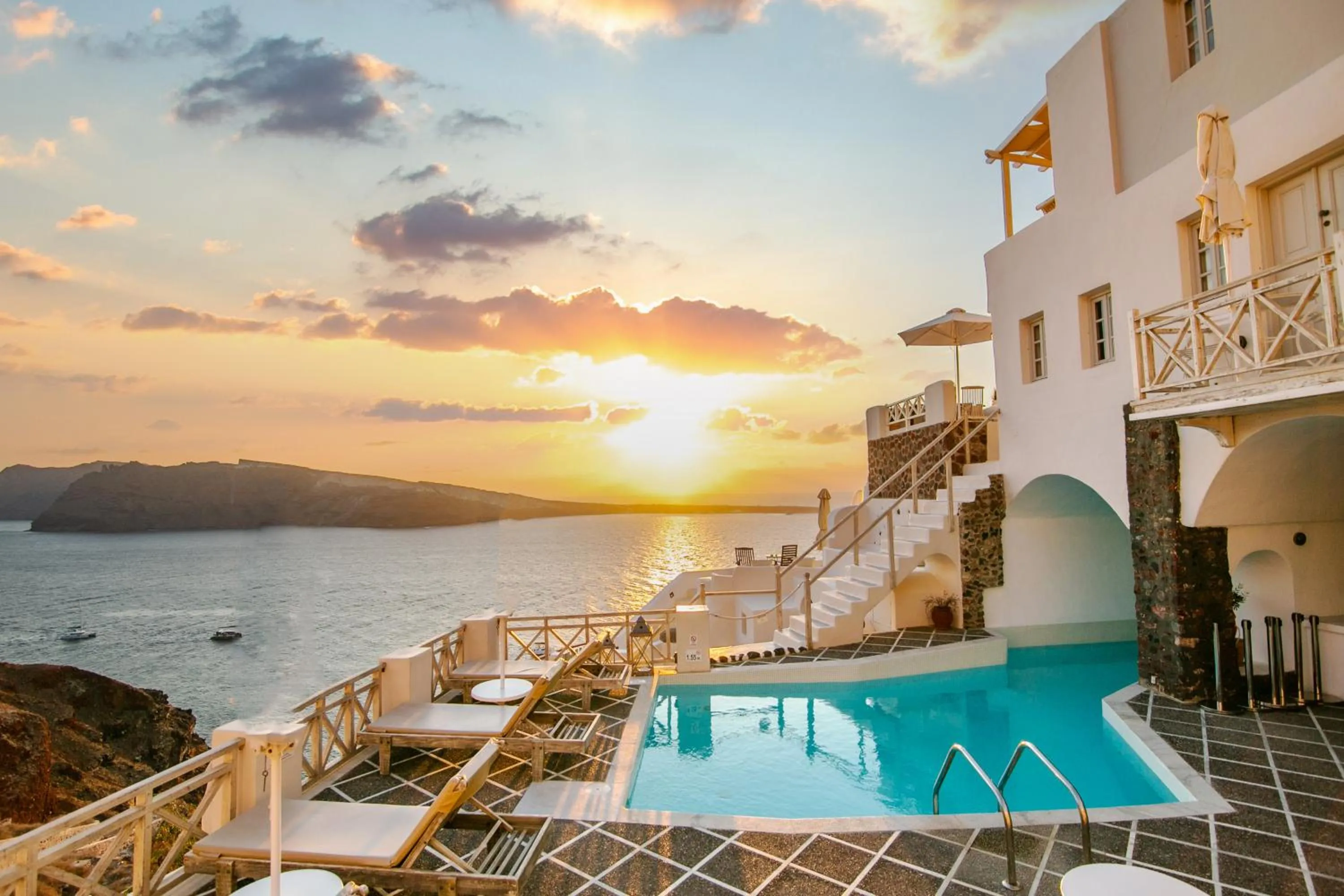 Swimming pool in Oia Mare Villas