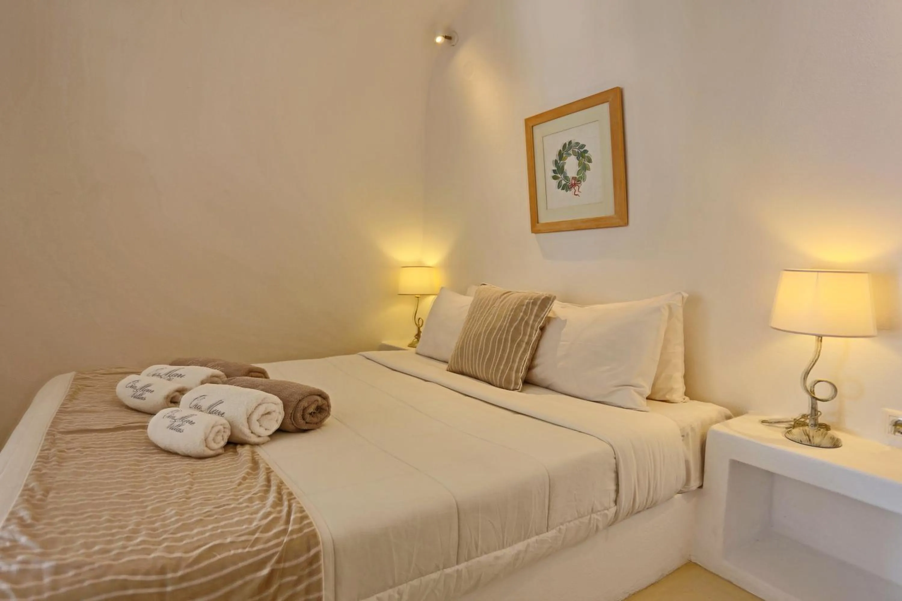 Bedroom, Bed in Oia Mare Villas