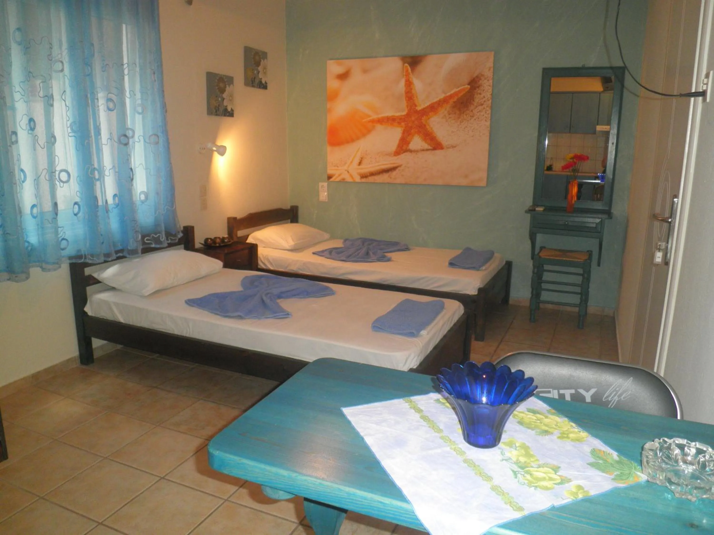 Bedroom, Bed in Babis