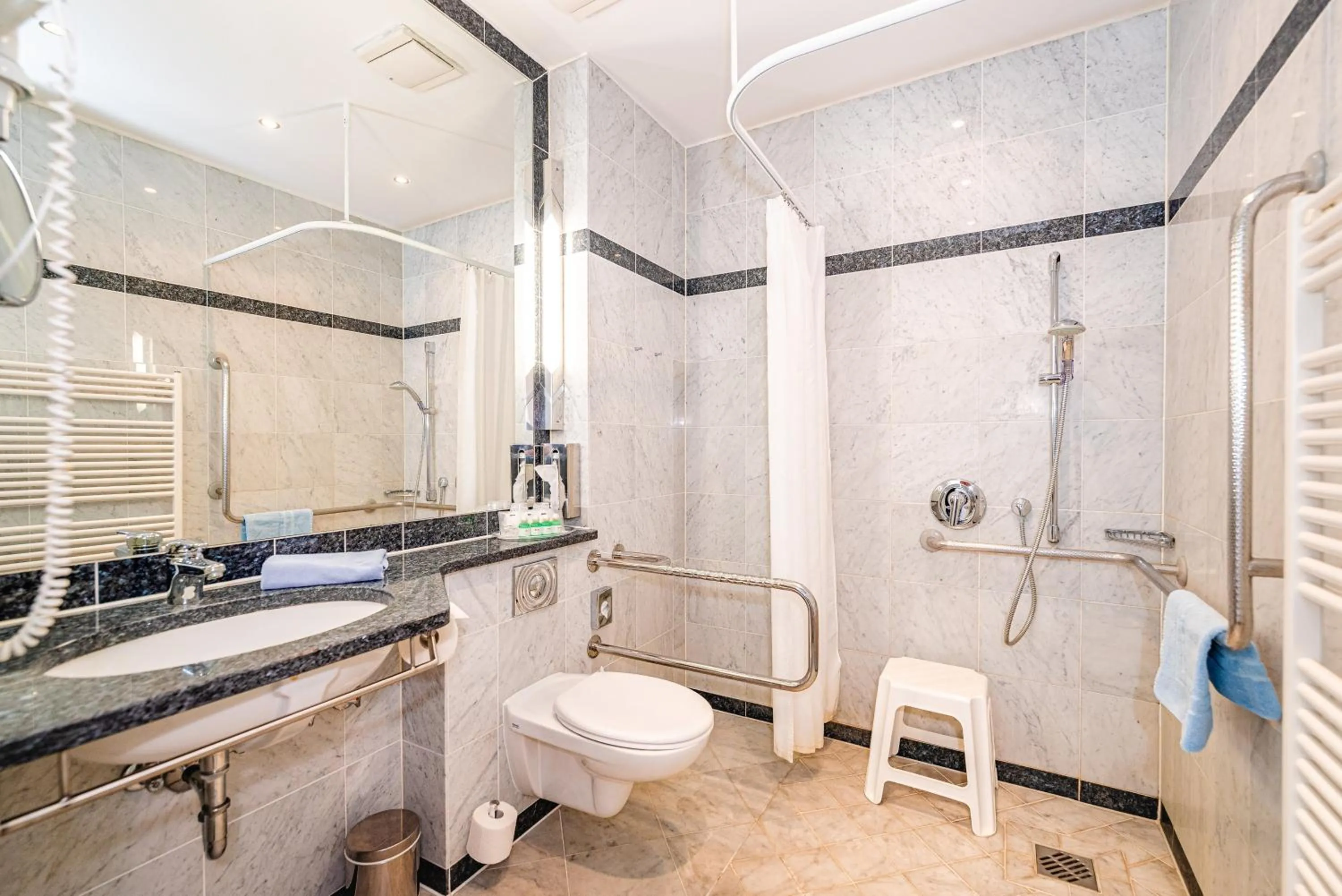 Shower in Aparthotel Seeschlösschen