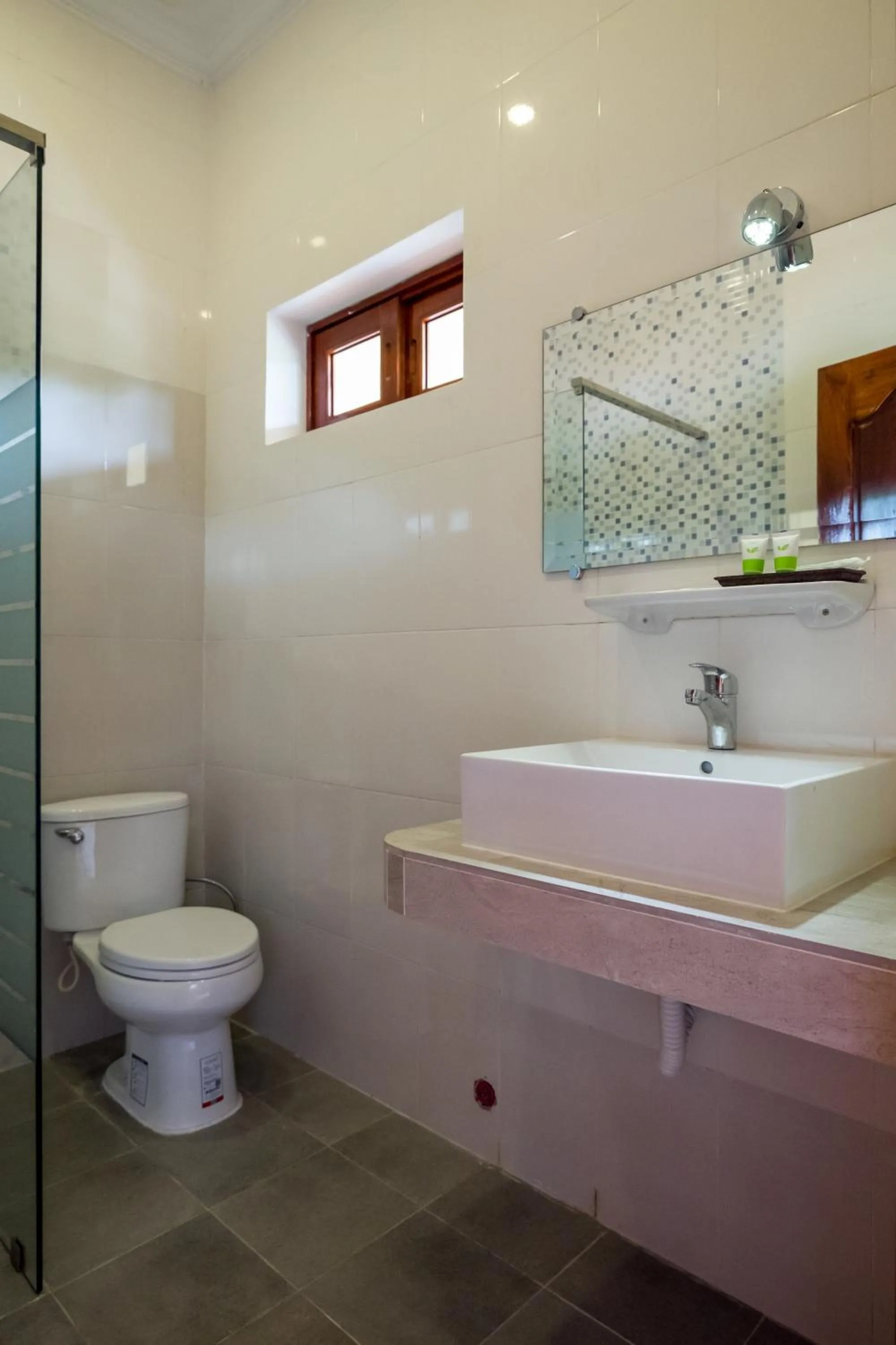 Toilet in Riviera Hotel & Resort Kep