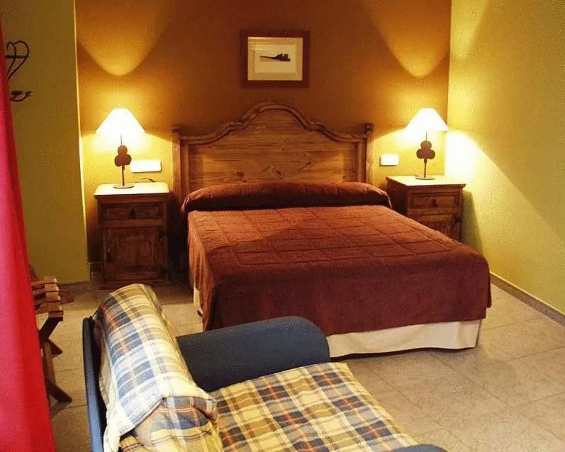 Photo of the whole room, Bed in Hotel Restaurante Revestido