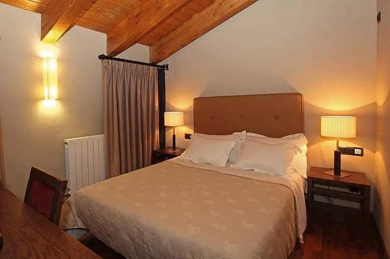 Photo of the whole room, Bed in Hotel Restaurante Revestido