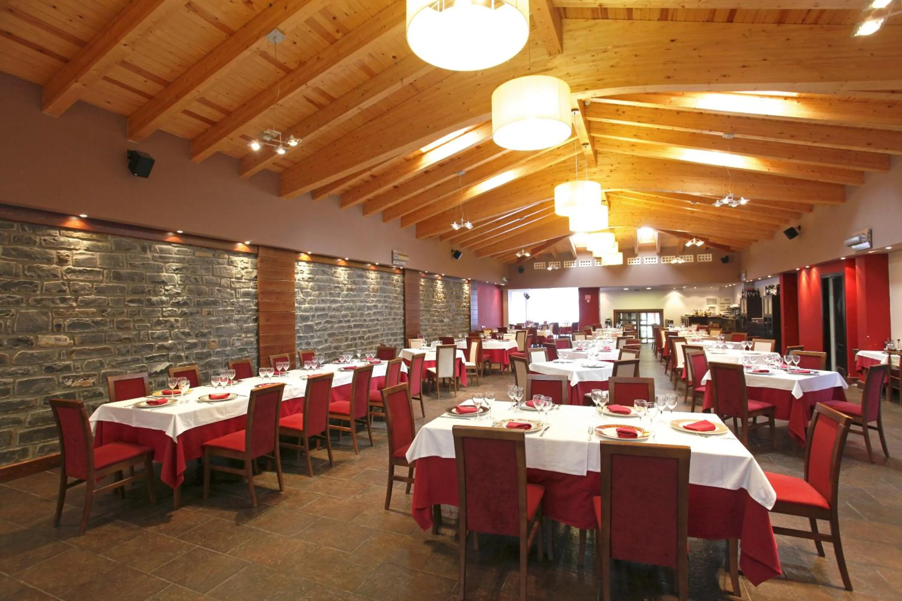 Restaurant/places to eat in Hotel Restaurante Revestido