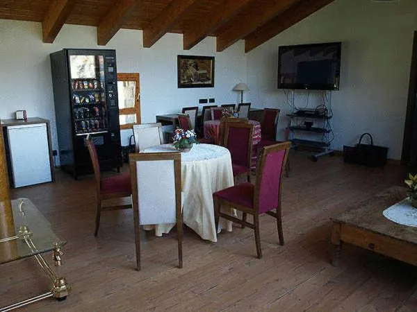 Restaurant/places to eat in Hotel Restaurante Revestido