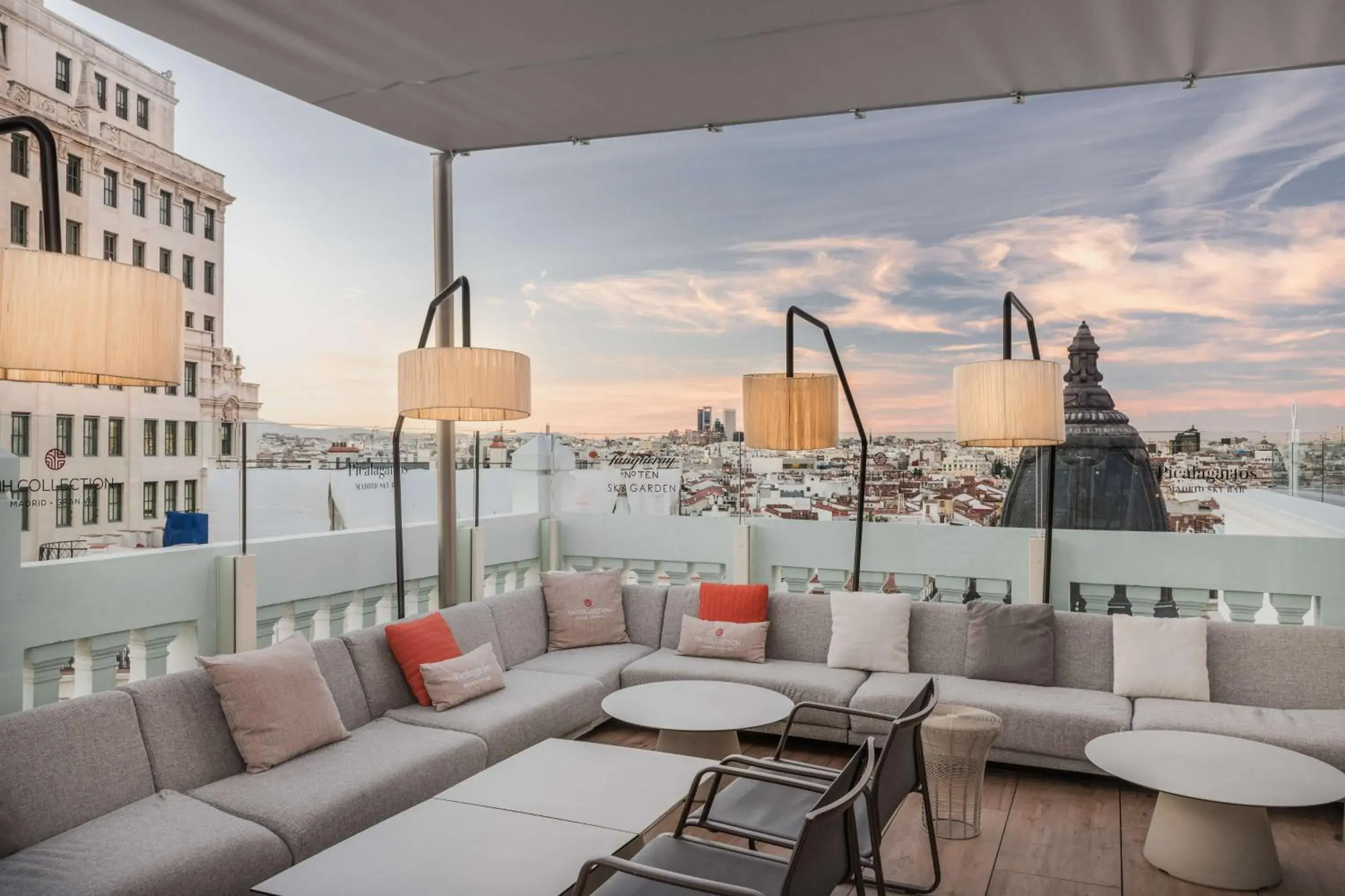 Lounge or bar in NH Collection Madrid Gran Vía Lounge or bar in NH Collection Madrid Gran Vía