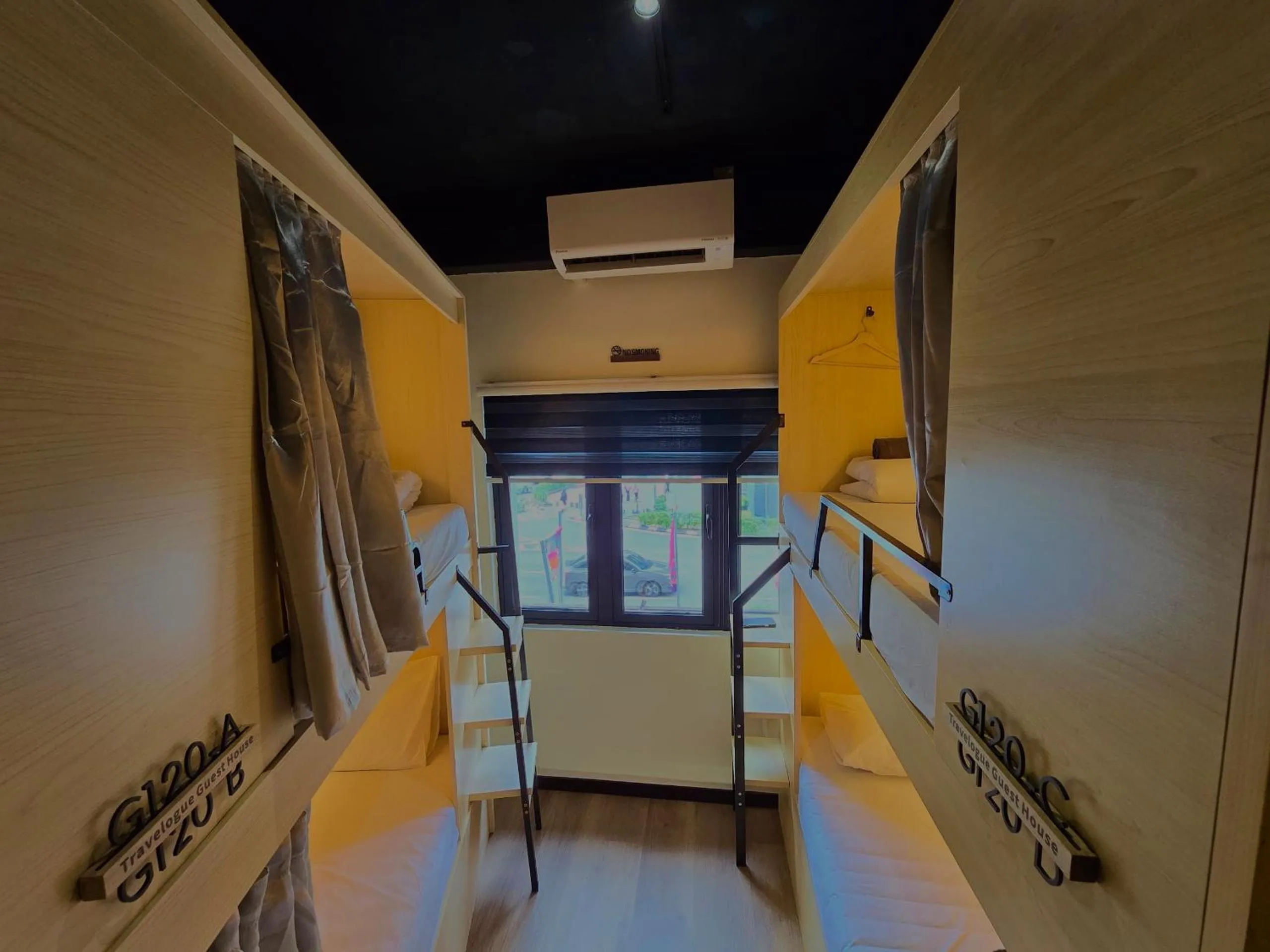 bunk bed in Travelogue Guest House