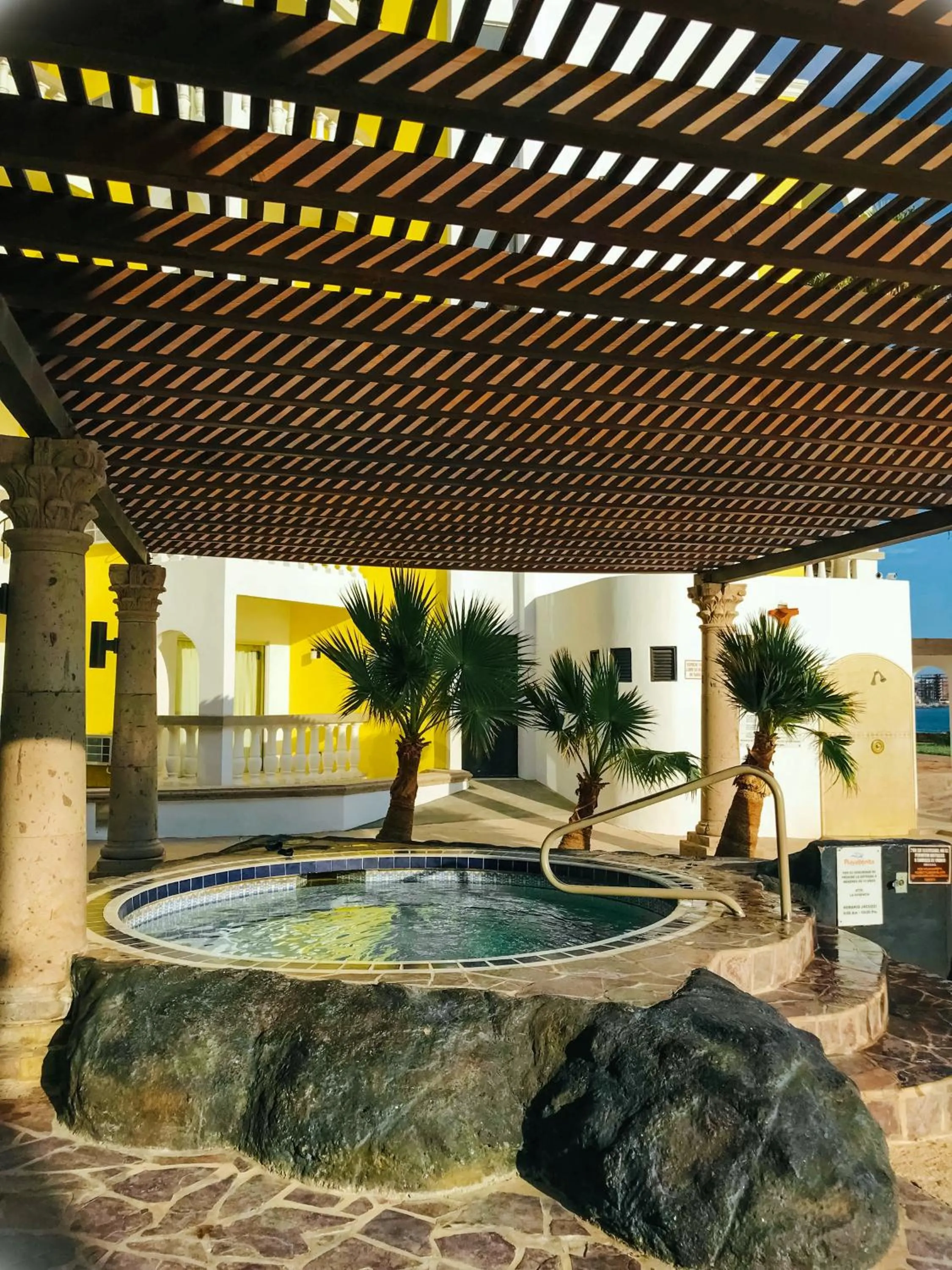 Swimming pool in Hotel Playa Bonita Resort