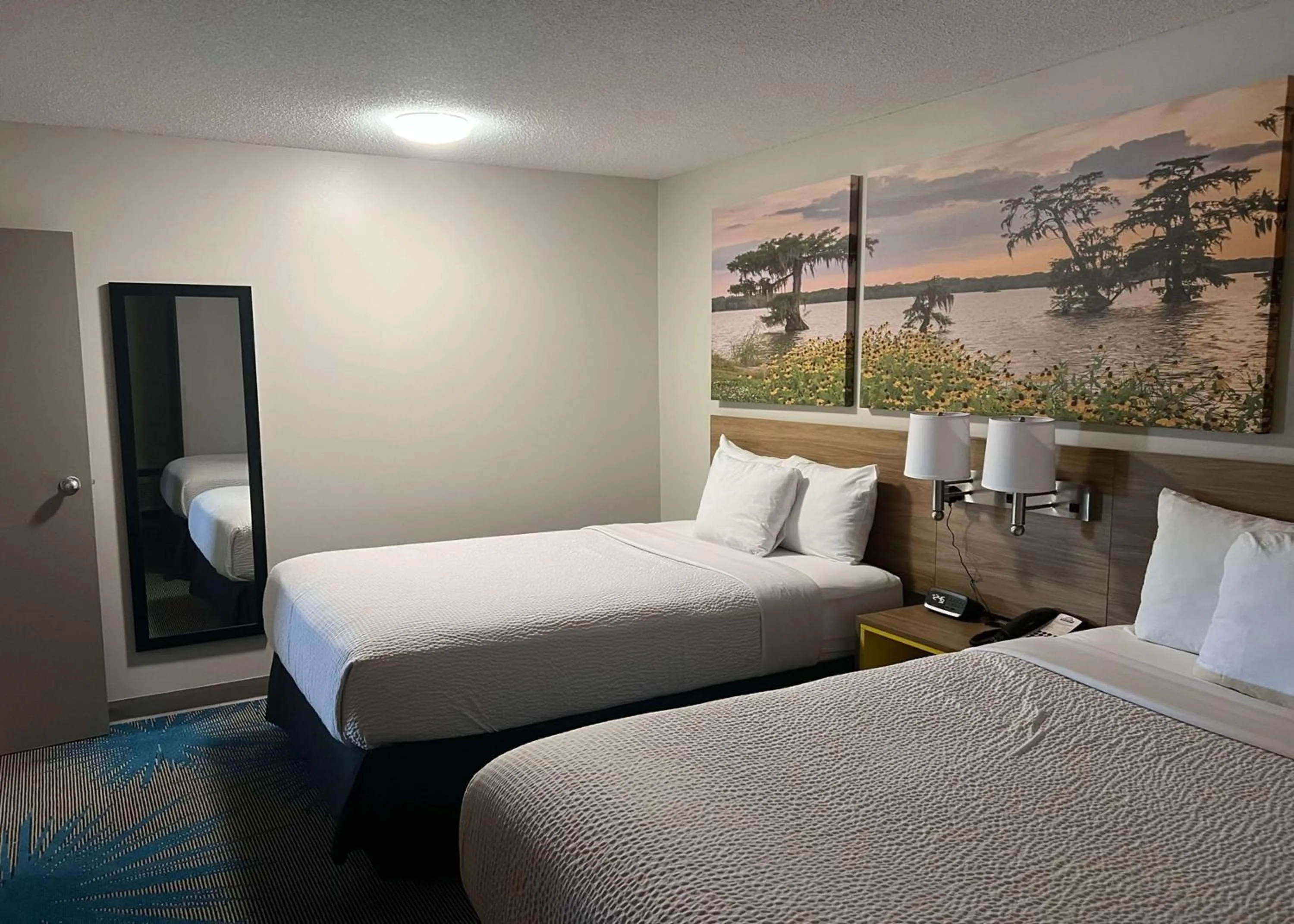 Photo of the whole room, Bed in Days Inn by Wyndham Valdosta I-75