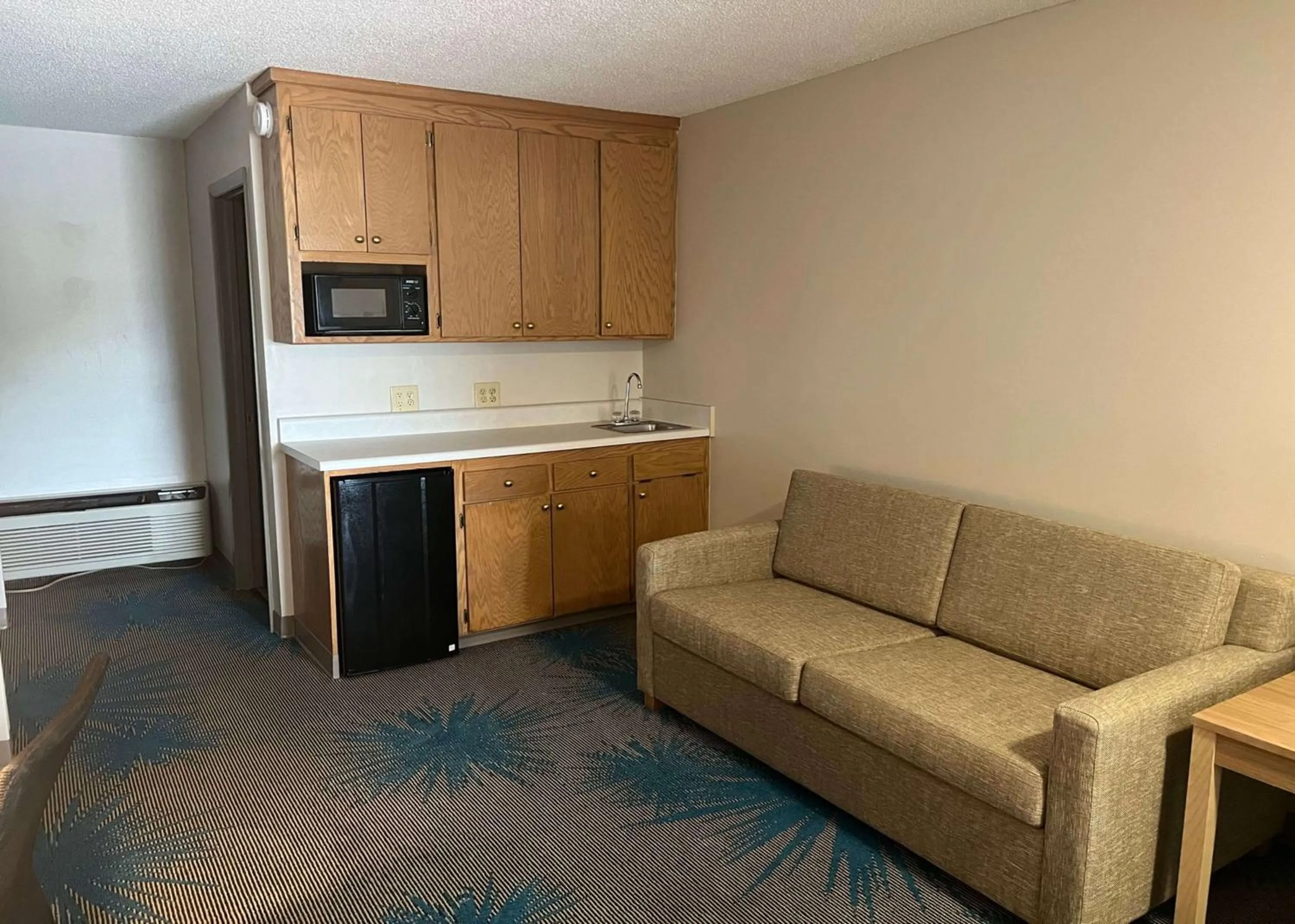 Photo of the whole room in Days Inn by Wyndham Valdosta I-75