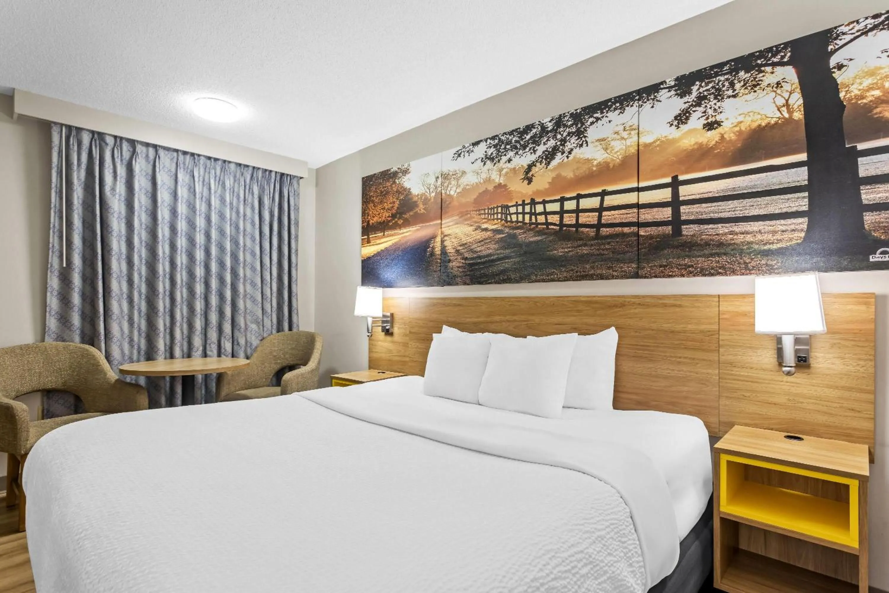 Bed in Days Inn by Wyndham Valdosta I-75