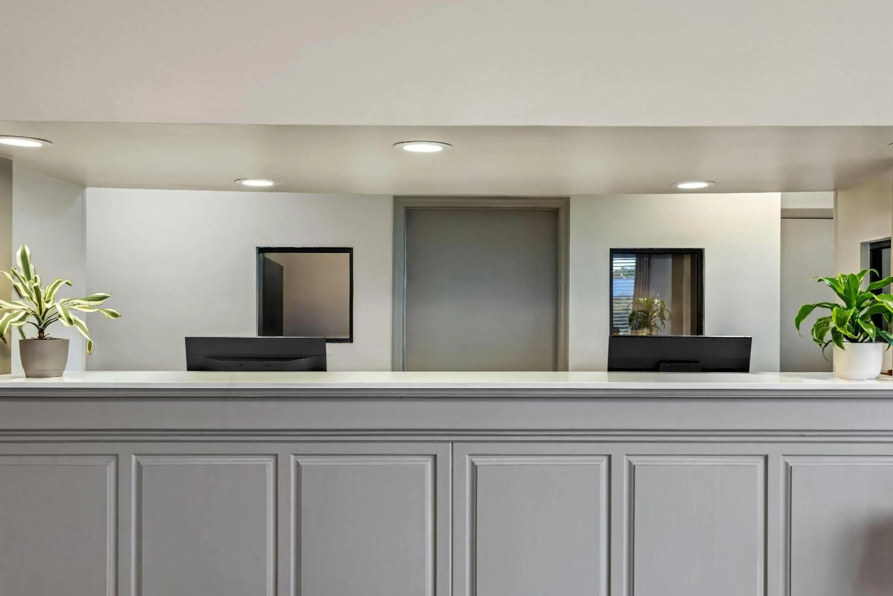 Lobby or reception in Days Inn by Wyndham Valdosta I-75