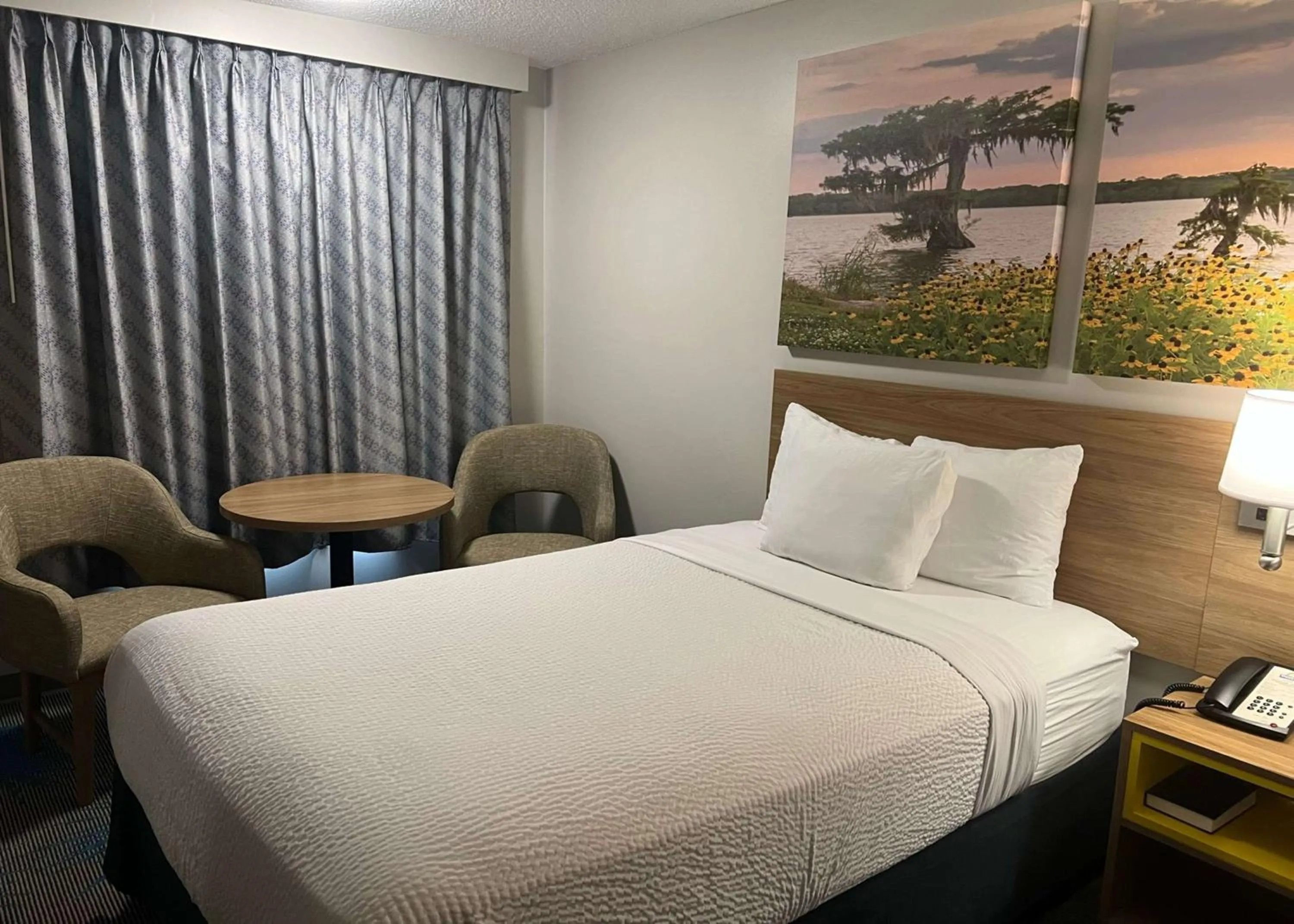 Photo of the whole room, Bed in Days Inn by Wyndham Valdosta I-75