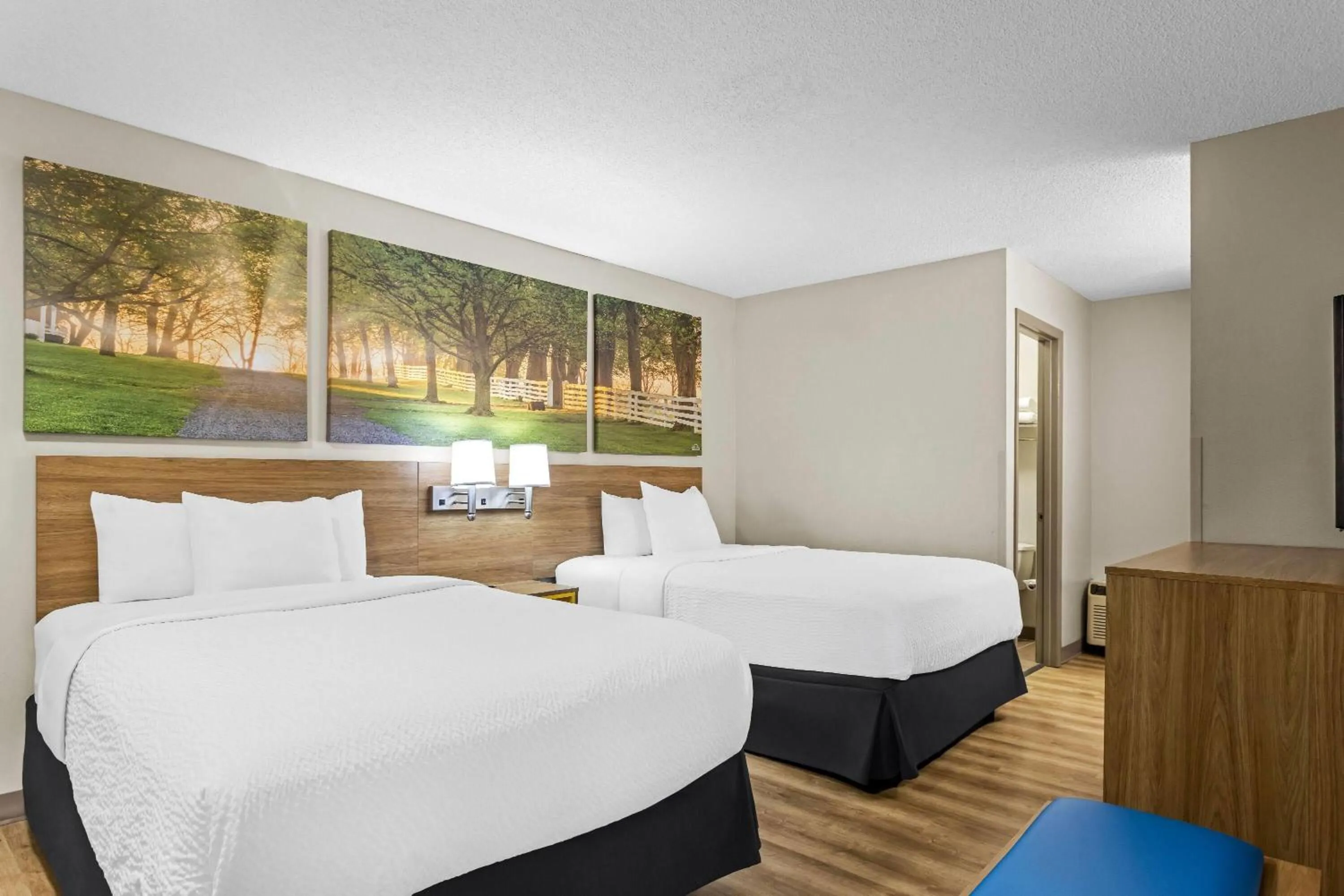 Photo of the whole room, Bed in Days Inn by Wyndham Valdosta I-75