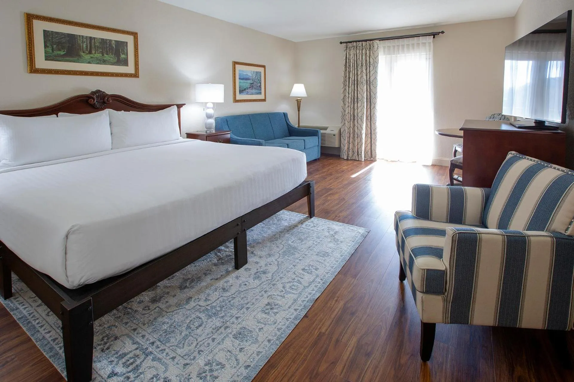 Bed in Music Road Resort Hotel and Inn