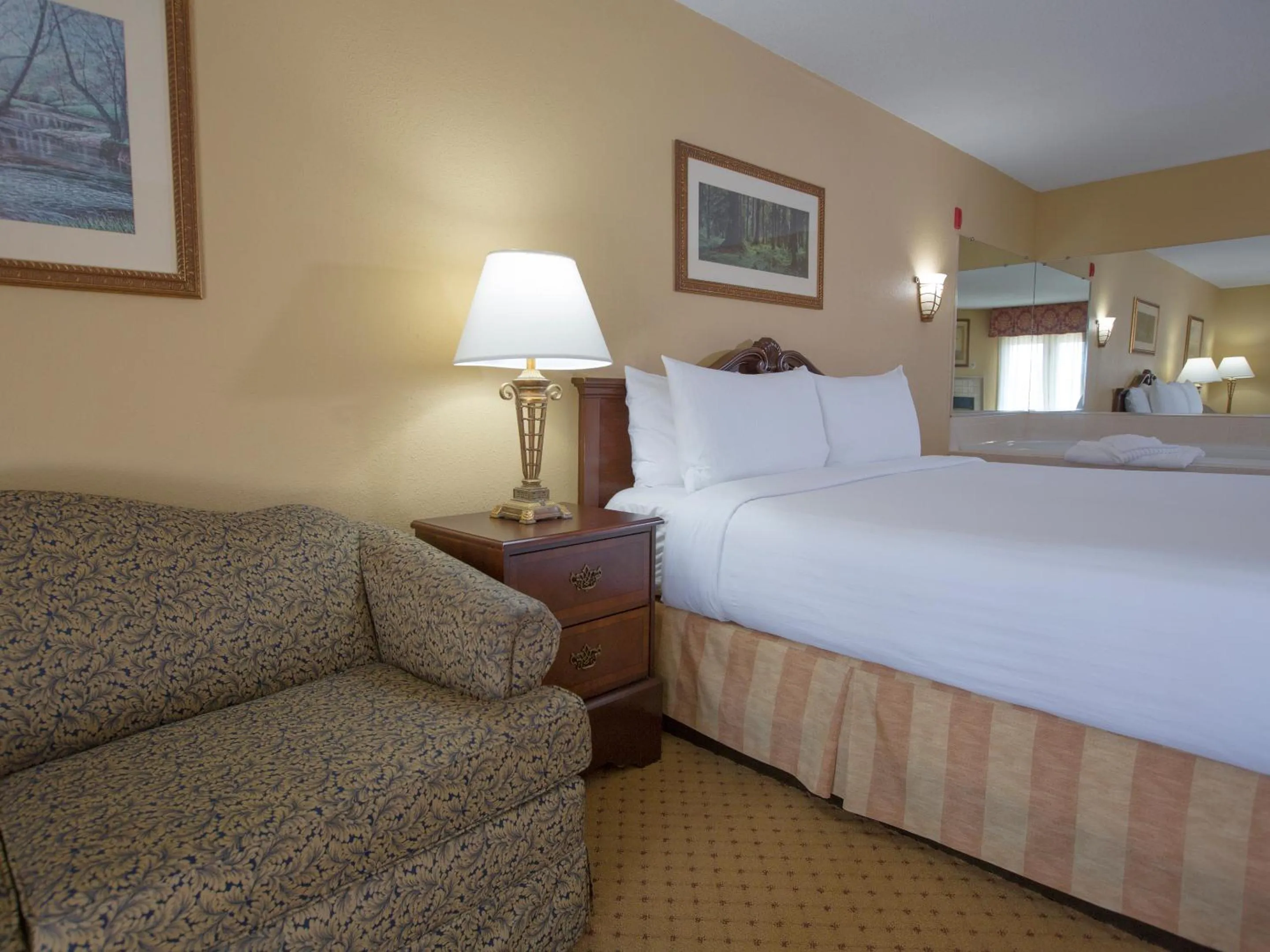 Decorative detail, Bed in Music Road Resort Hotel and Inn
