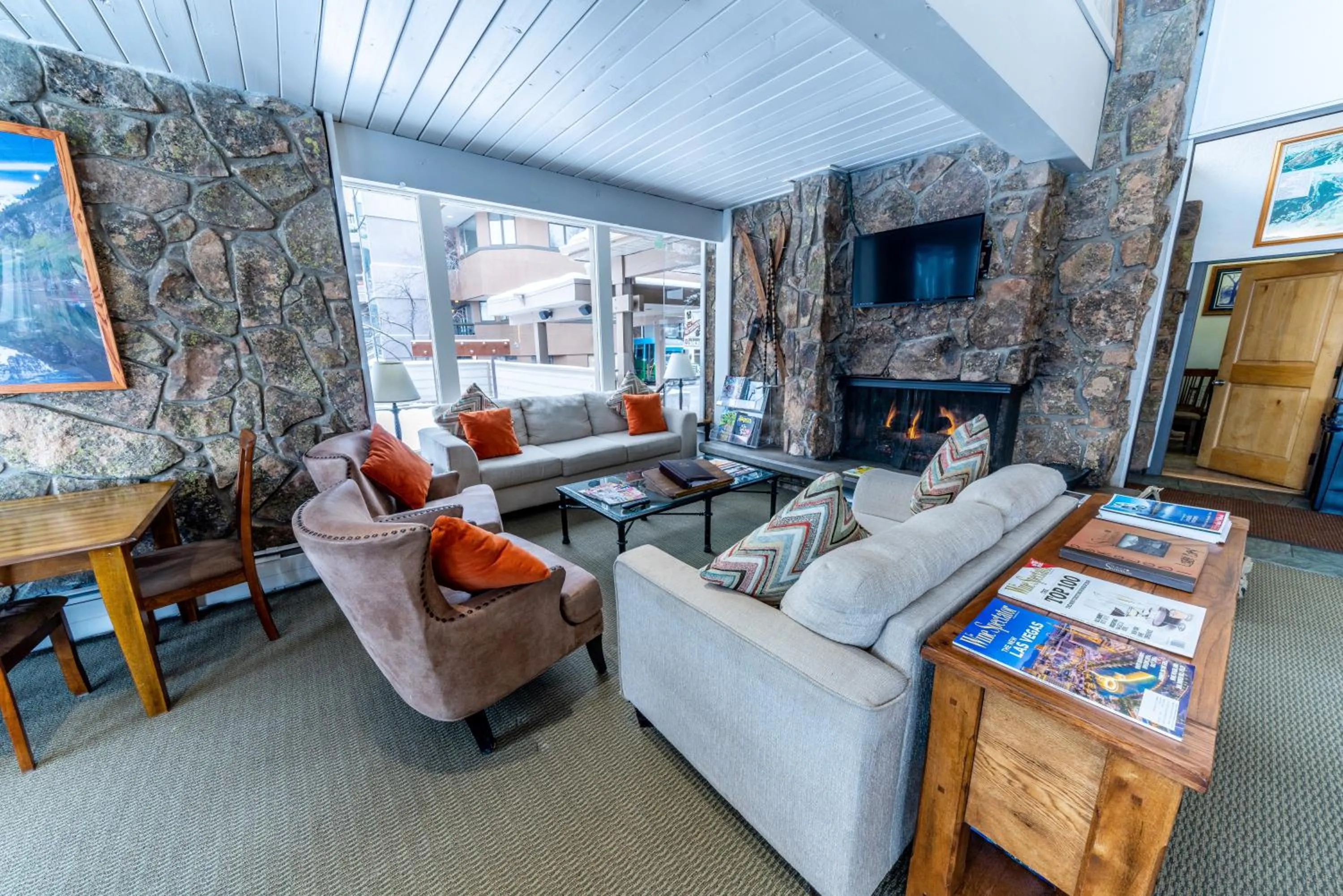 Lobby or reception in Pokolodi Lodge