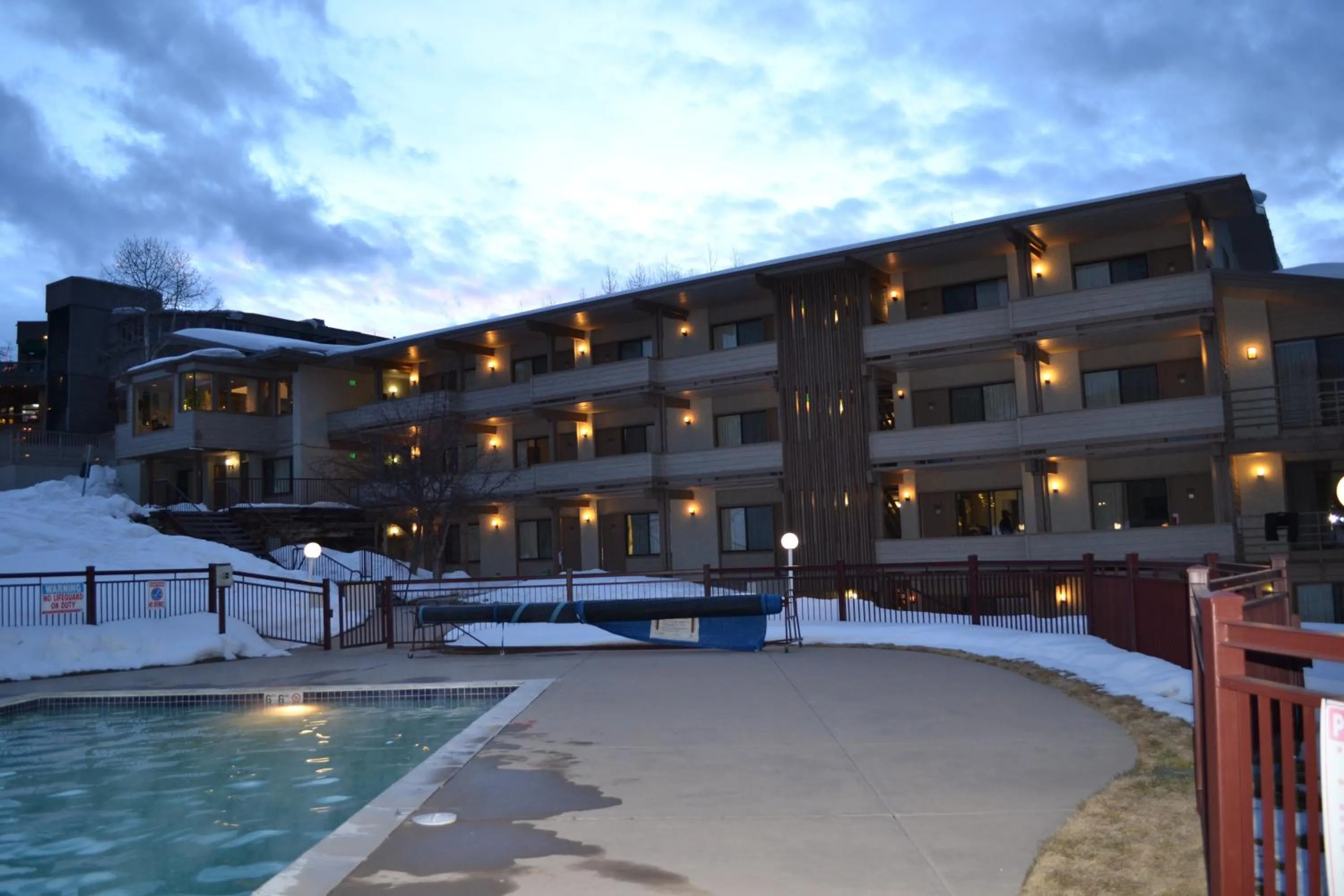 Property building in Pokolodi Lodge