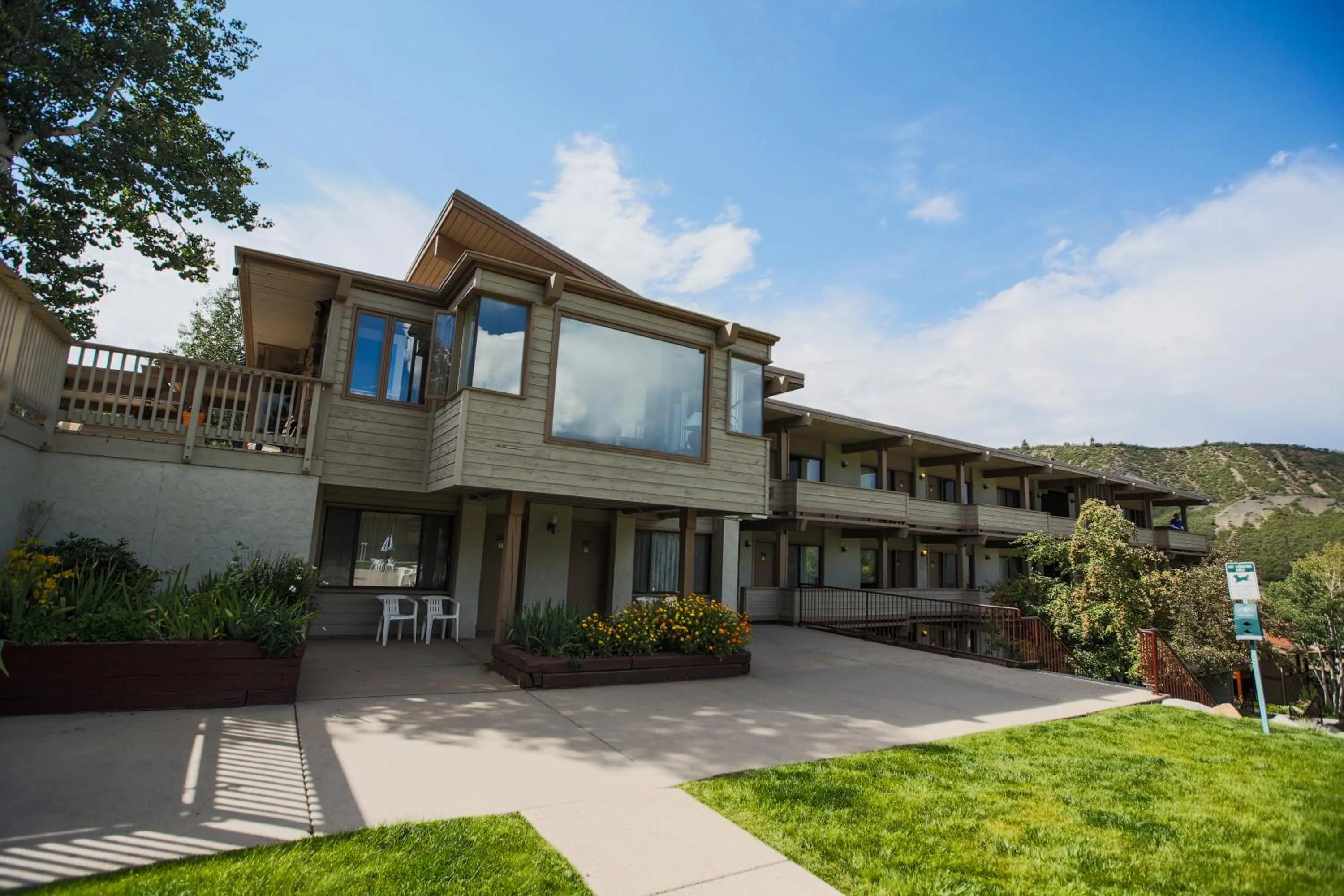 Property building in Pokolodi Lodge