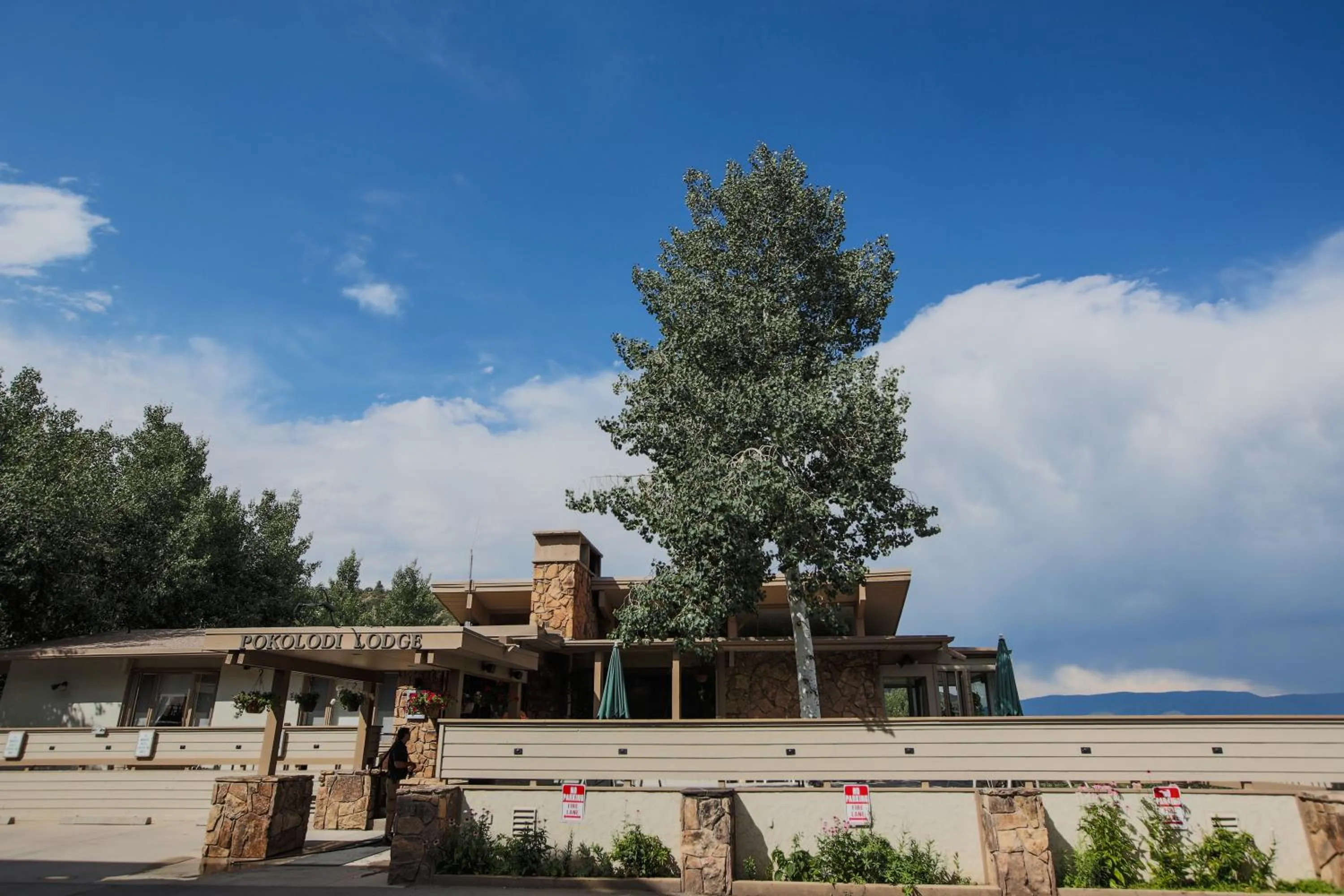 Property building in Pokolodi Lodge