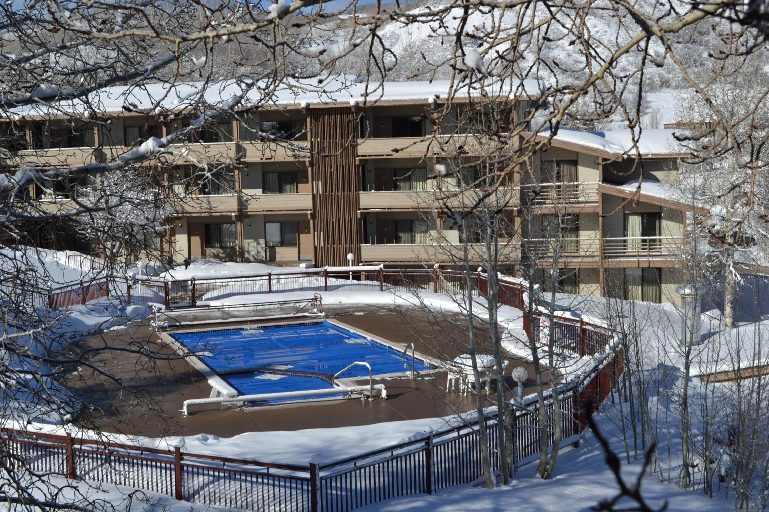 Winter in Pokolodi Lodge