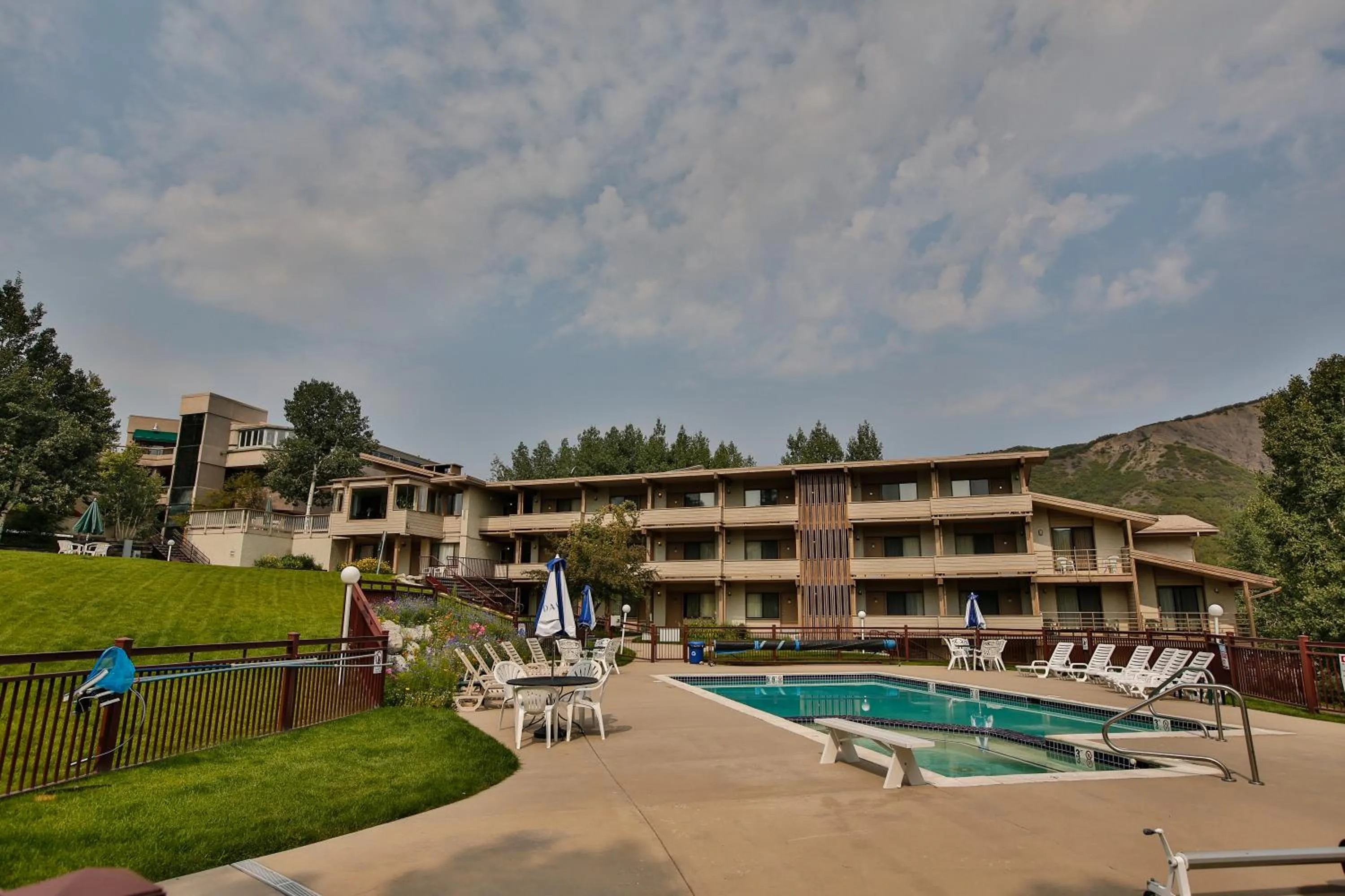 Property building in Pokolodi Lodge