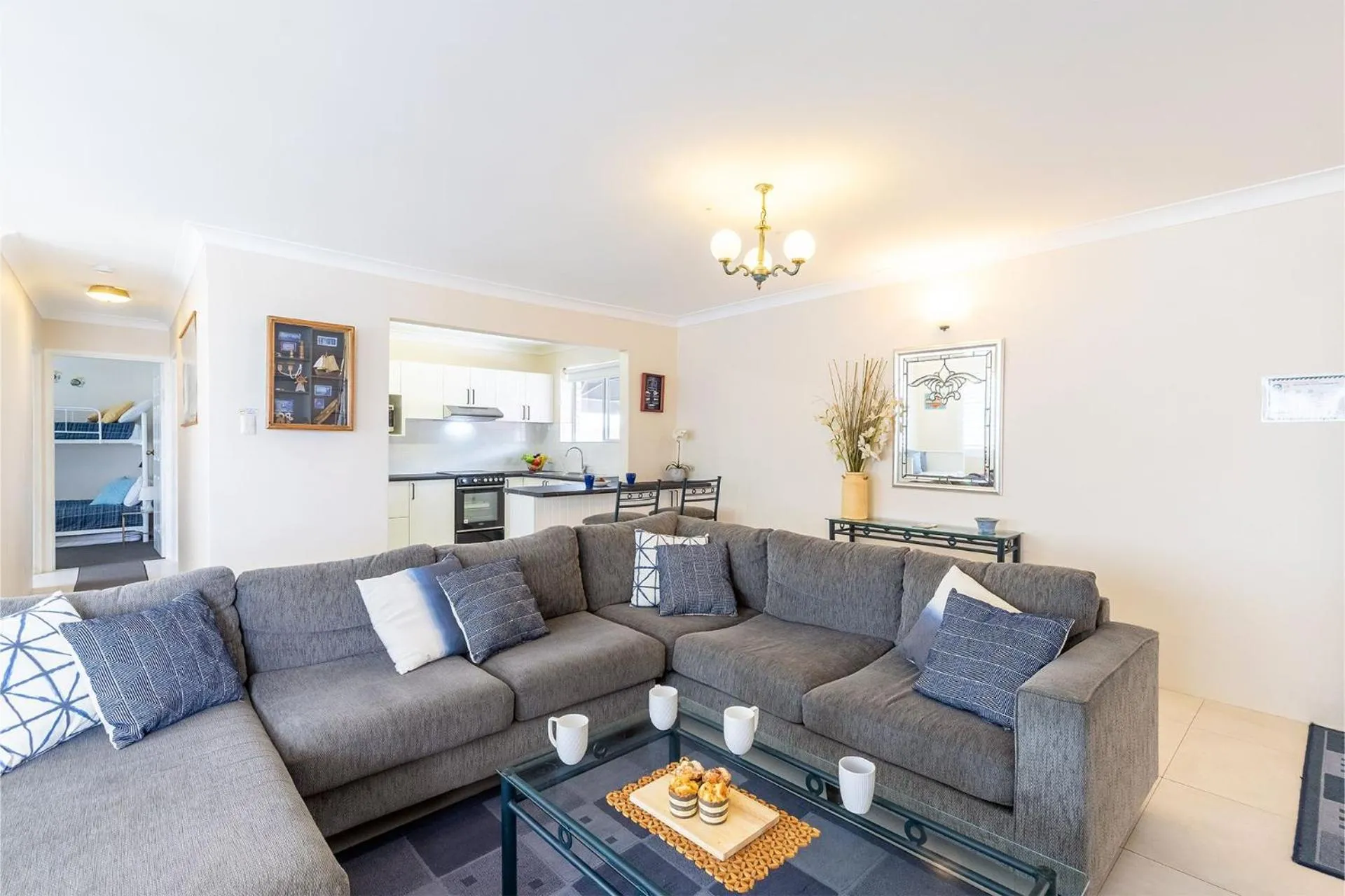 Laman Lodge, 6,15 Laman Street - Air Conditioned unit with spectacular views and free Wi-Fi