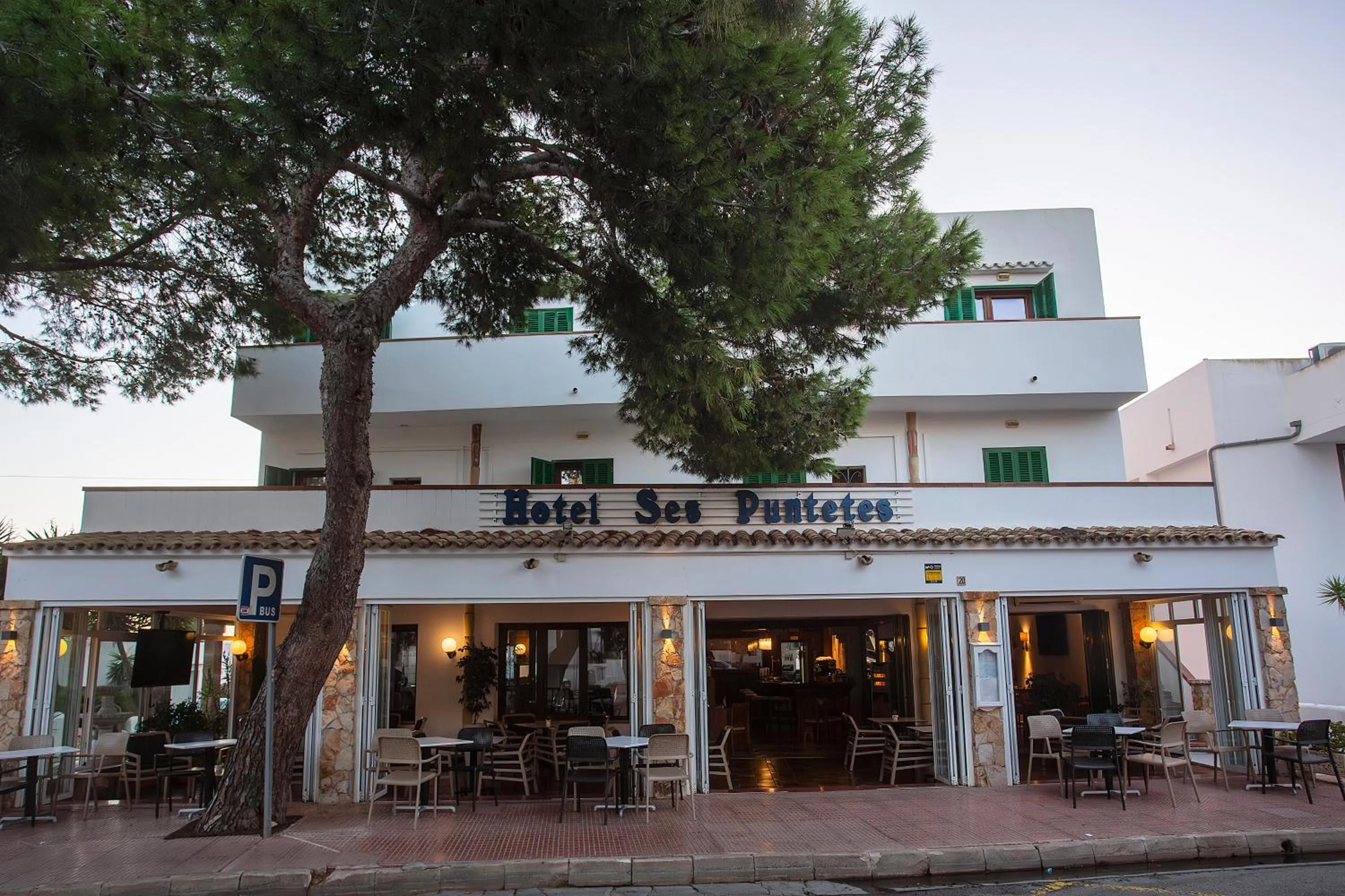 Property building in Hotel Ses Puntetes