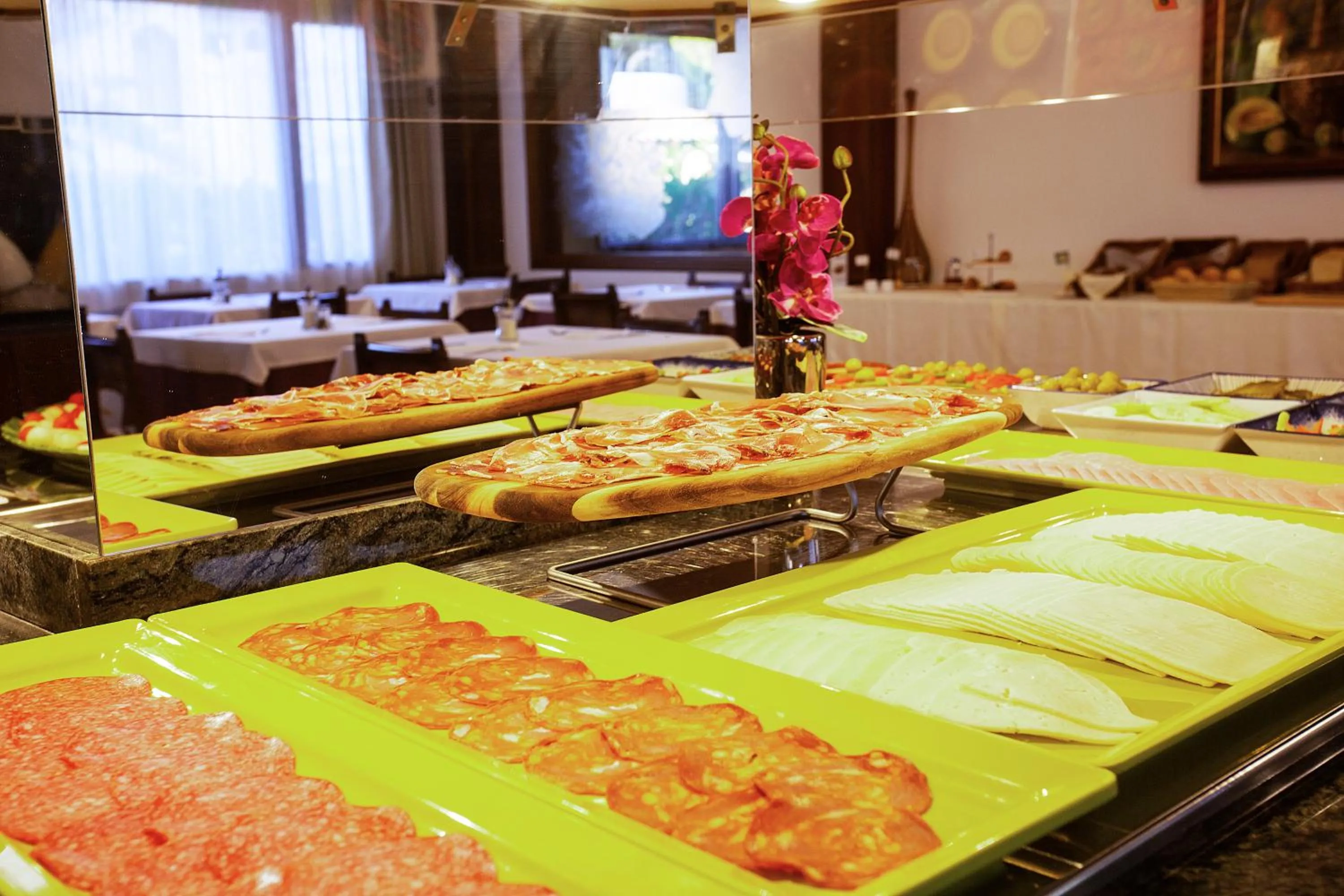 Buffet breakfast in Hotel Ses Puntetes