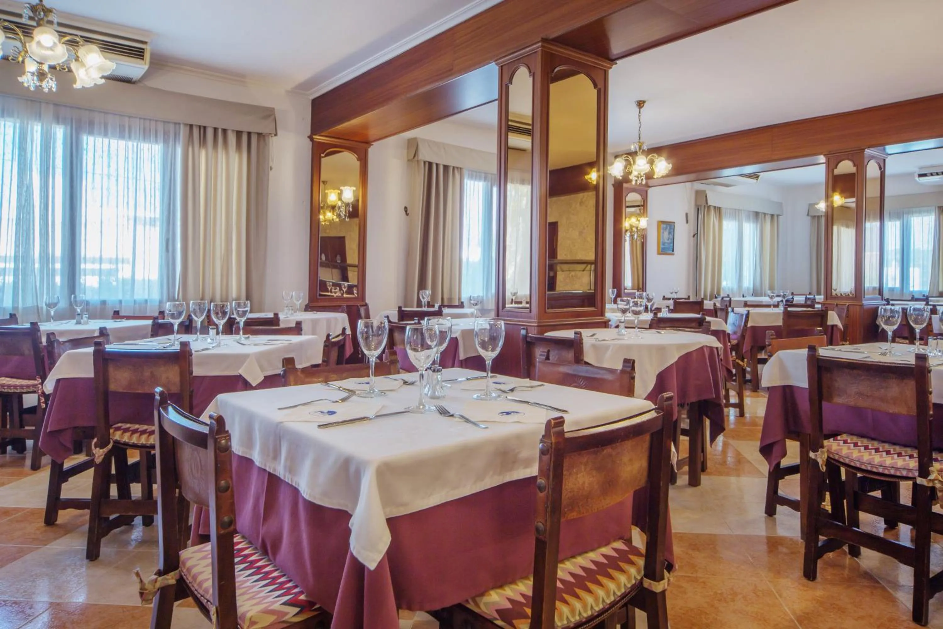 Restaurant/places to eat in Hotel Ses Puntetes