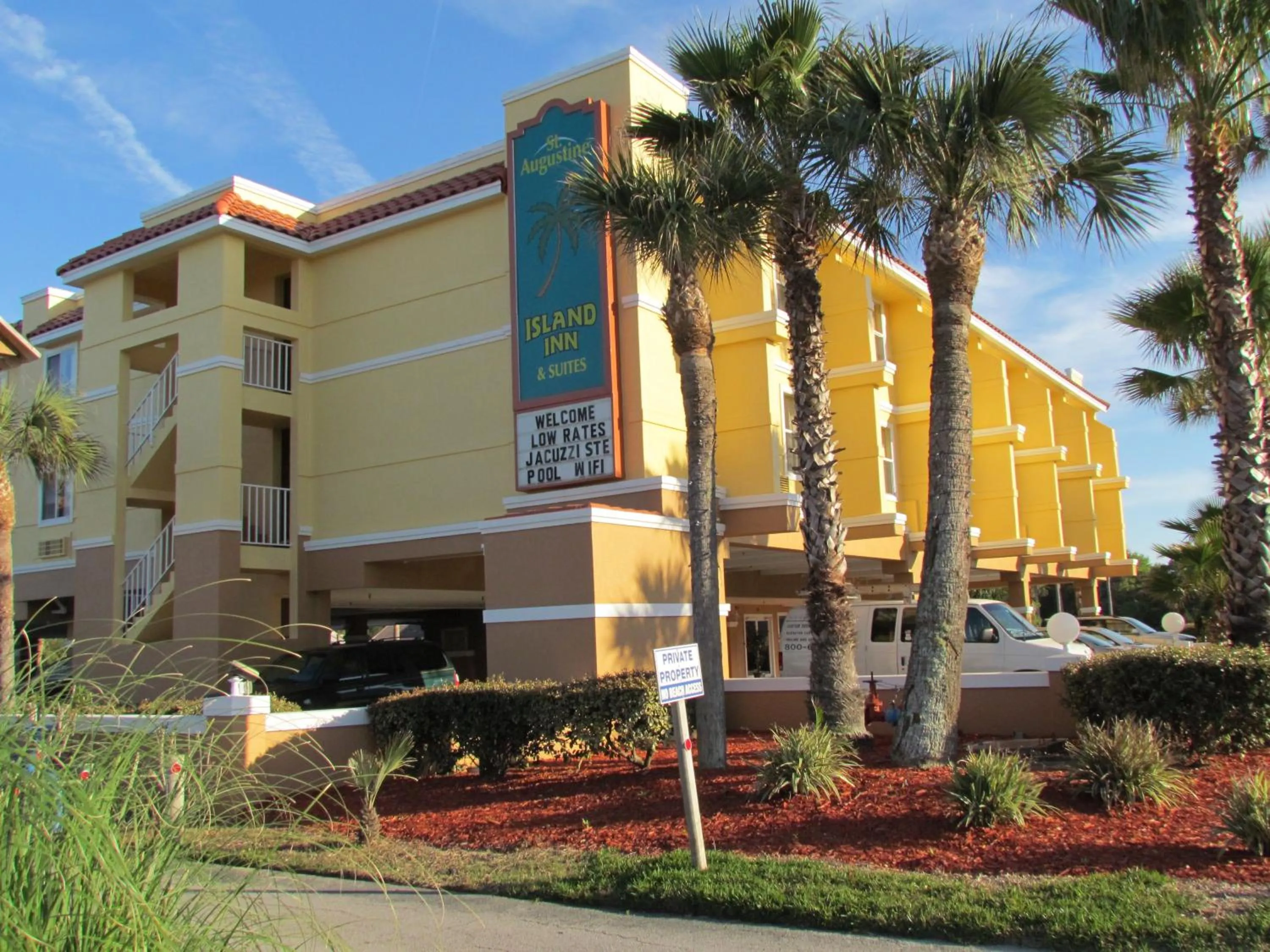Property building in St. Augustine Island Inn