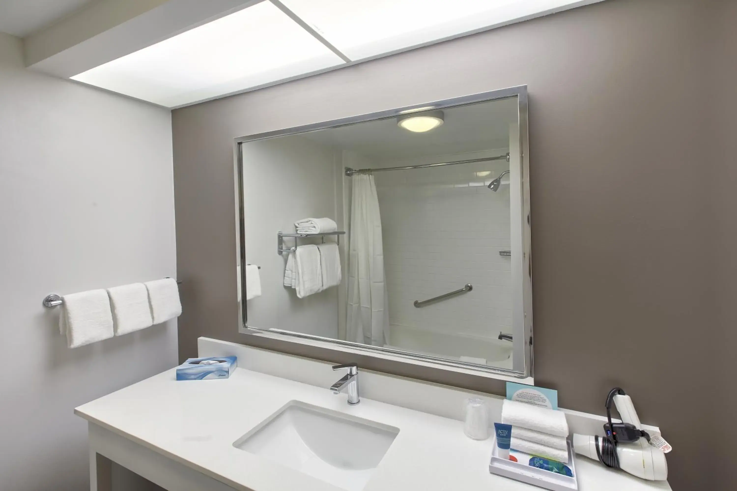 Business Room, Guest room, 1 King in Four Points by Sheraton Charlotte/Pineville Business Room, Guest room, 1 King in Four Points by Sheraton Charlotte/Pineville