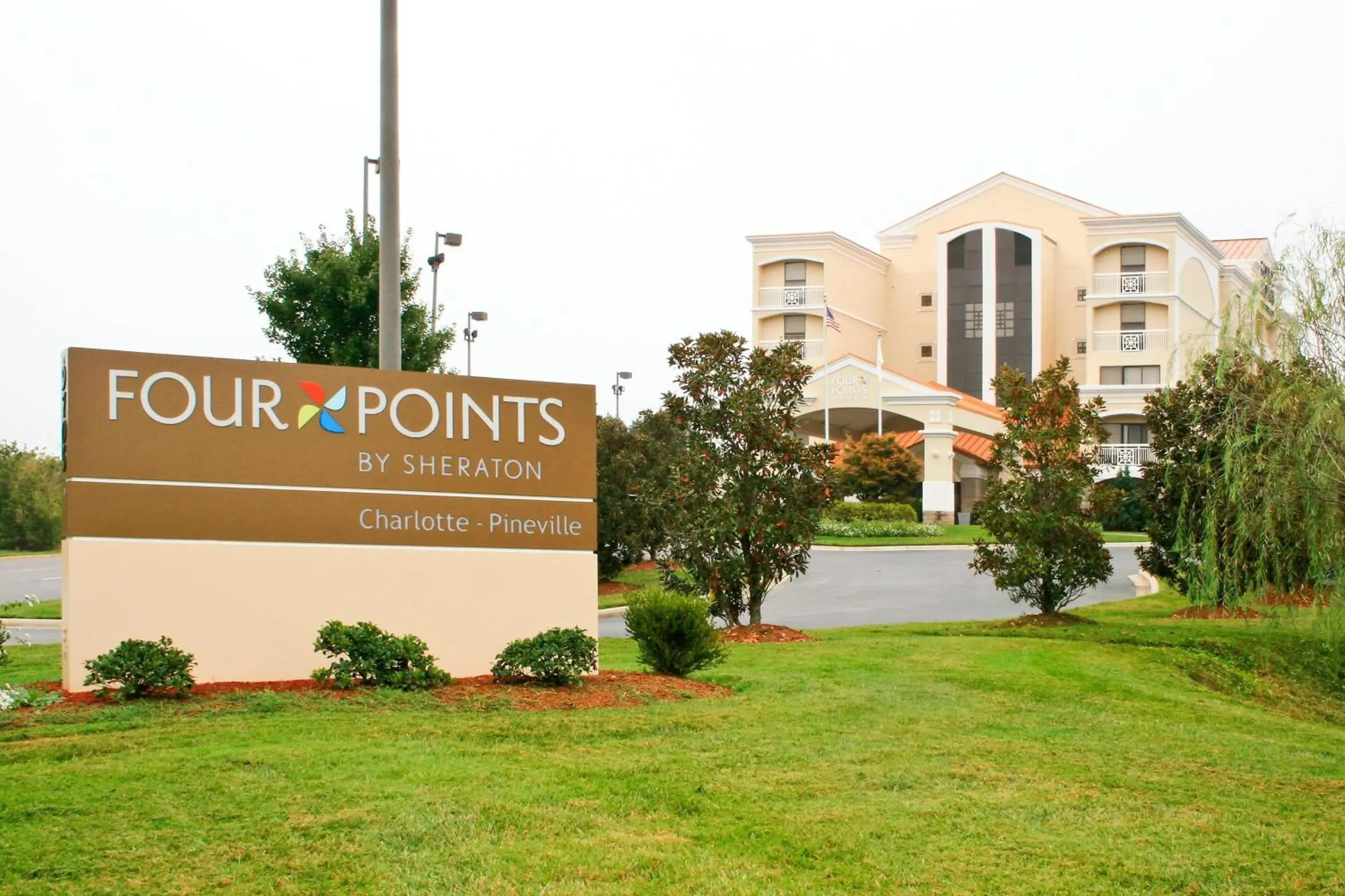 Property building in Four Points by Sheraton Charlotte/Pineville Property building in Four Points by Sheraton Charlotte/Pineville