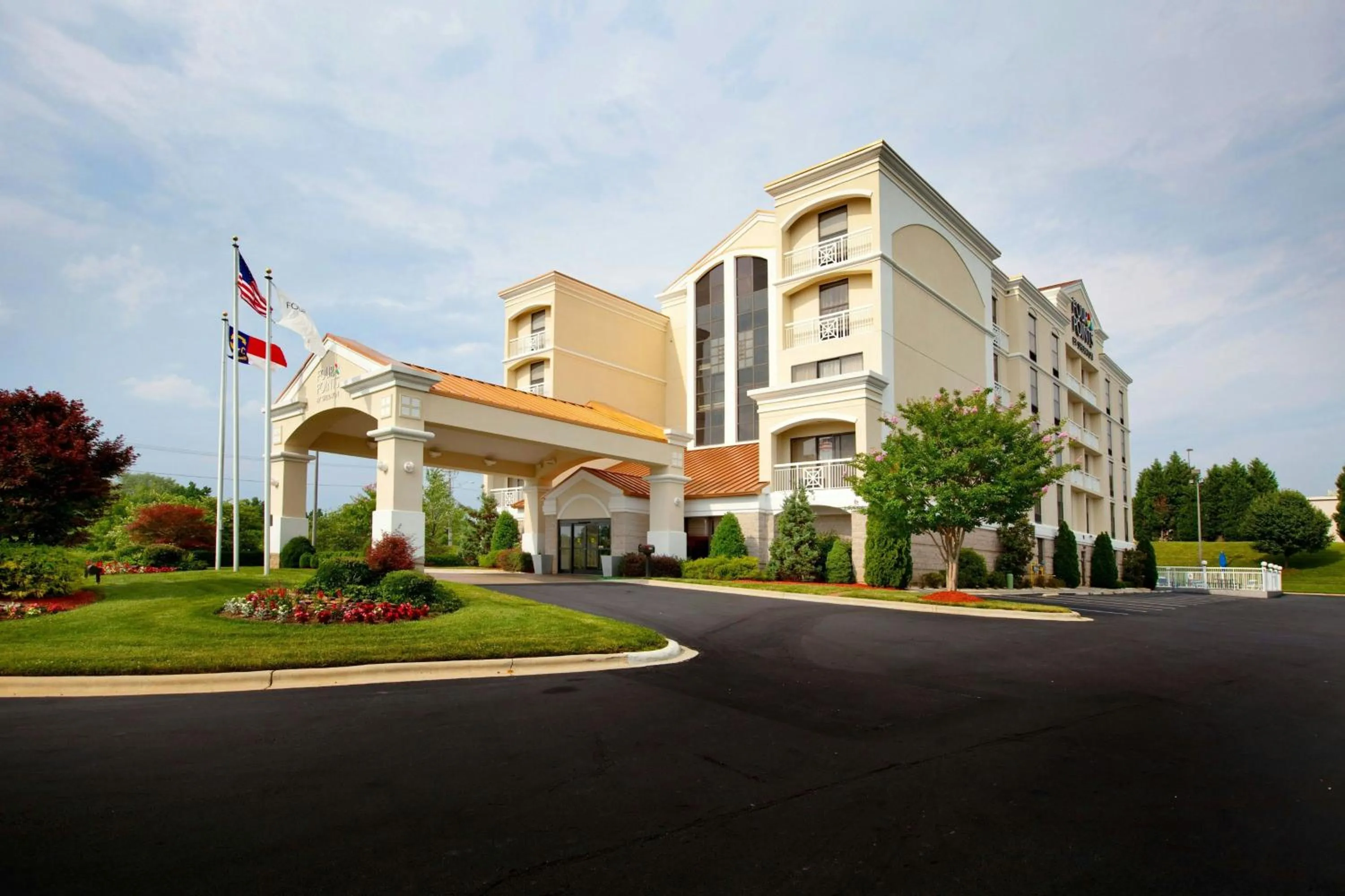 Property building in Four Points by Sheraton Charlotte/Pineville