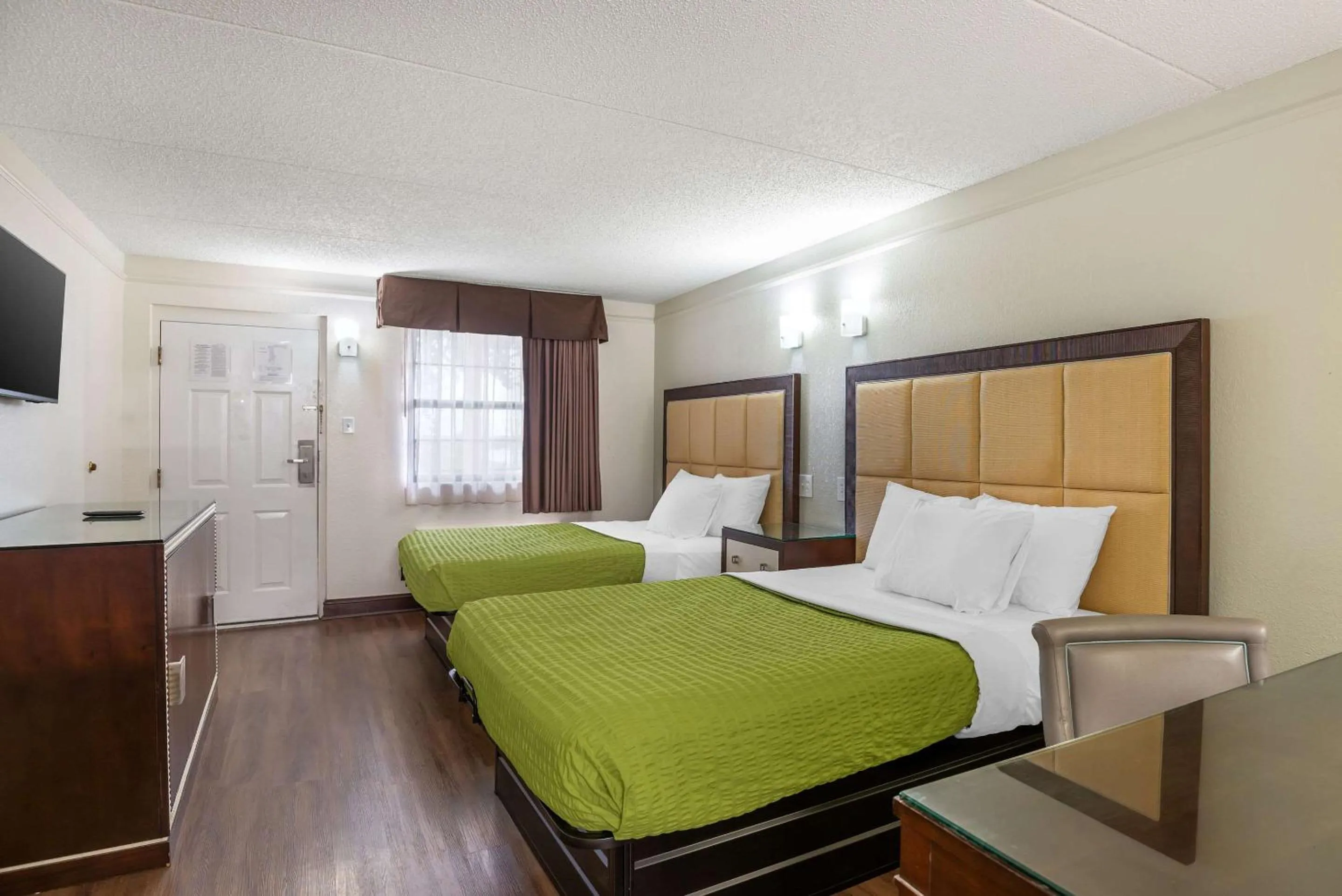 Bedroom, Bed in Days Inn by Wyndham Richmond/South